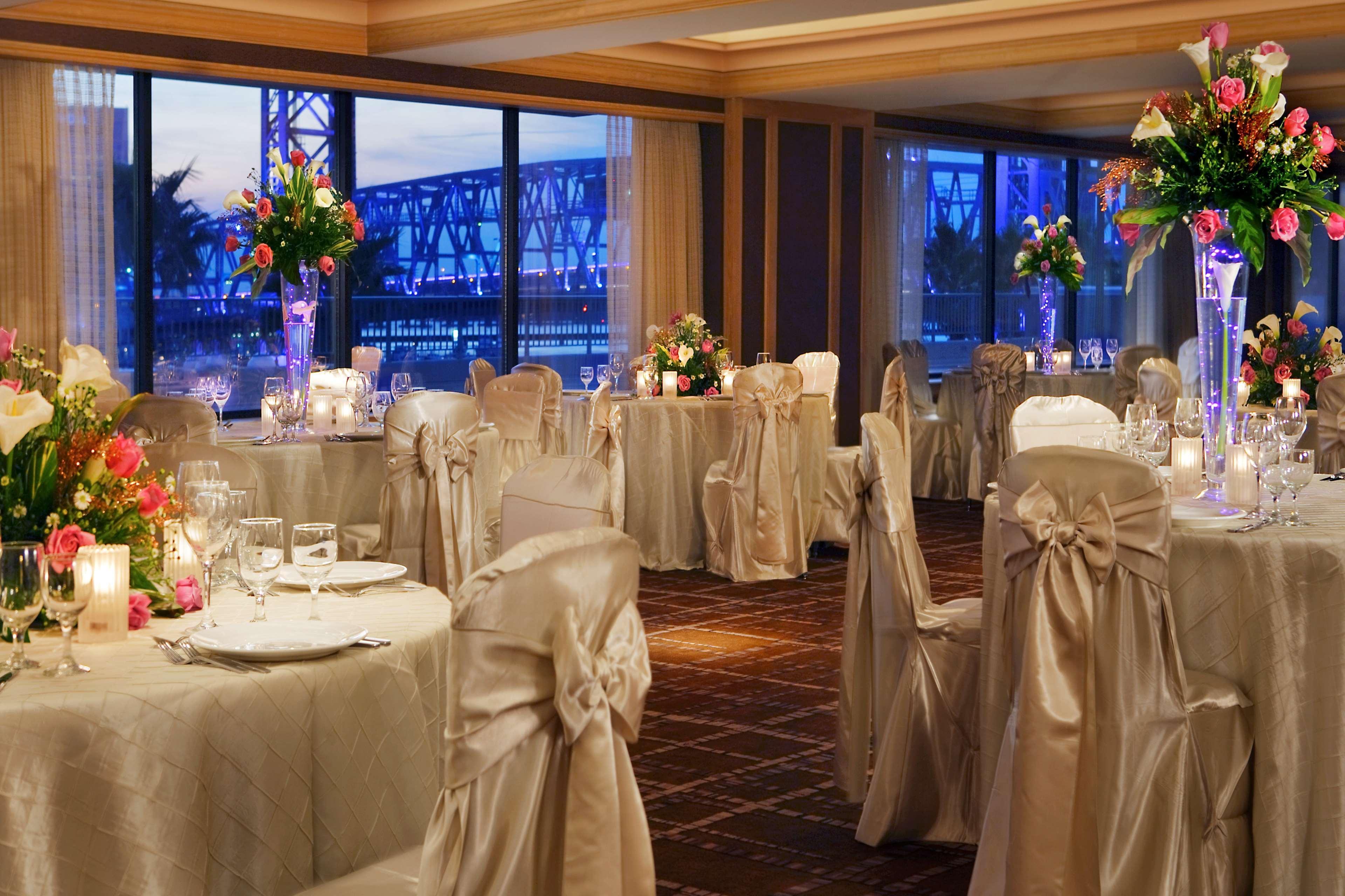 Hotel Hyatt Regency Riverfront 3*