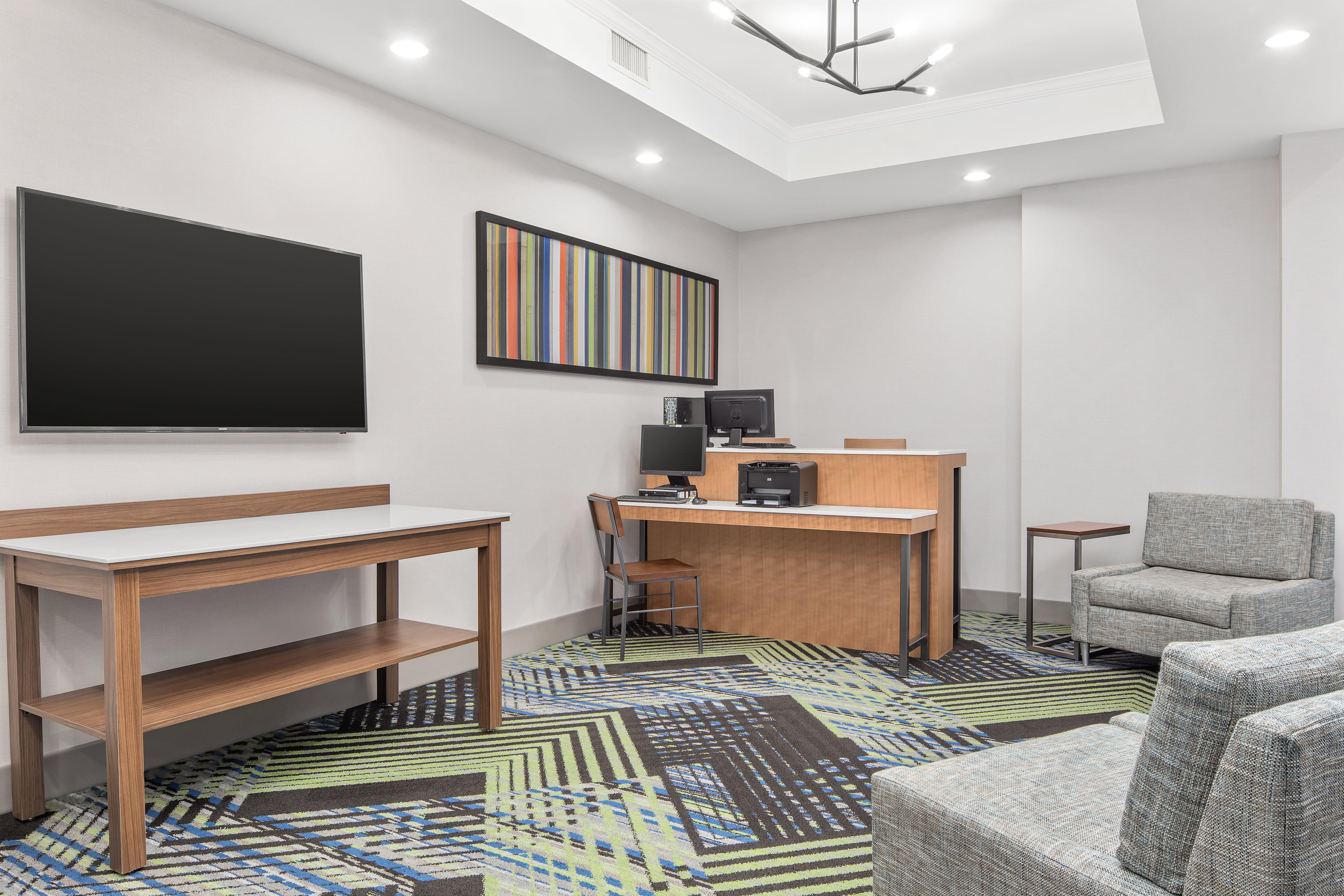 Express & By Ihg Hotel 2*