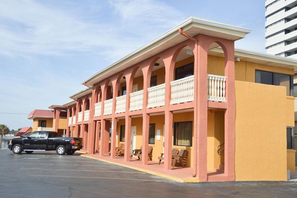 La Bella Oceanfront - Daytona