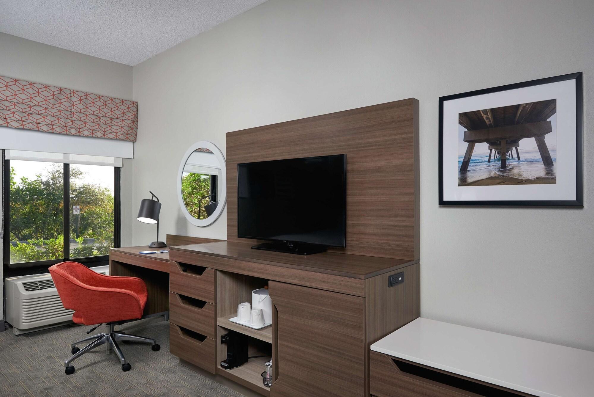Hampton Juno Hotel