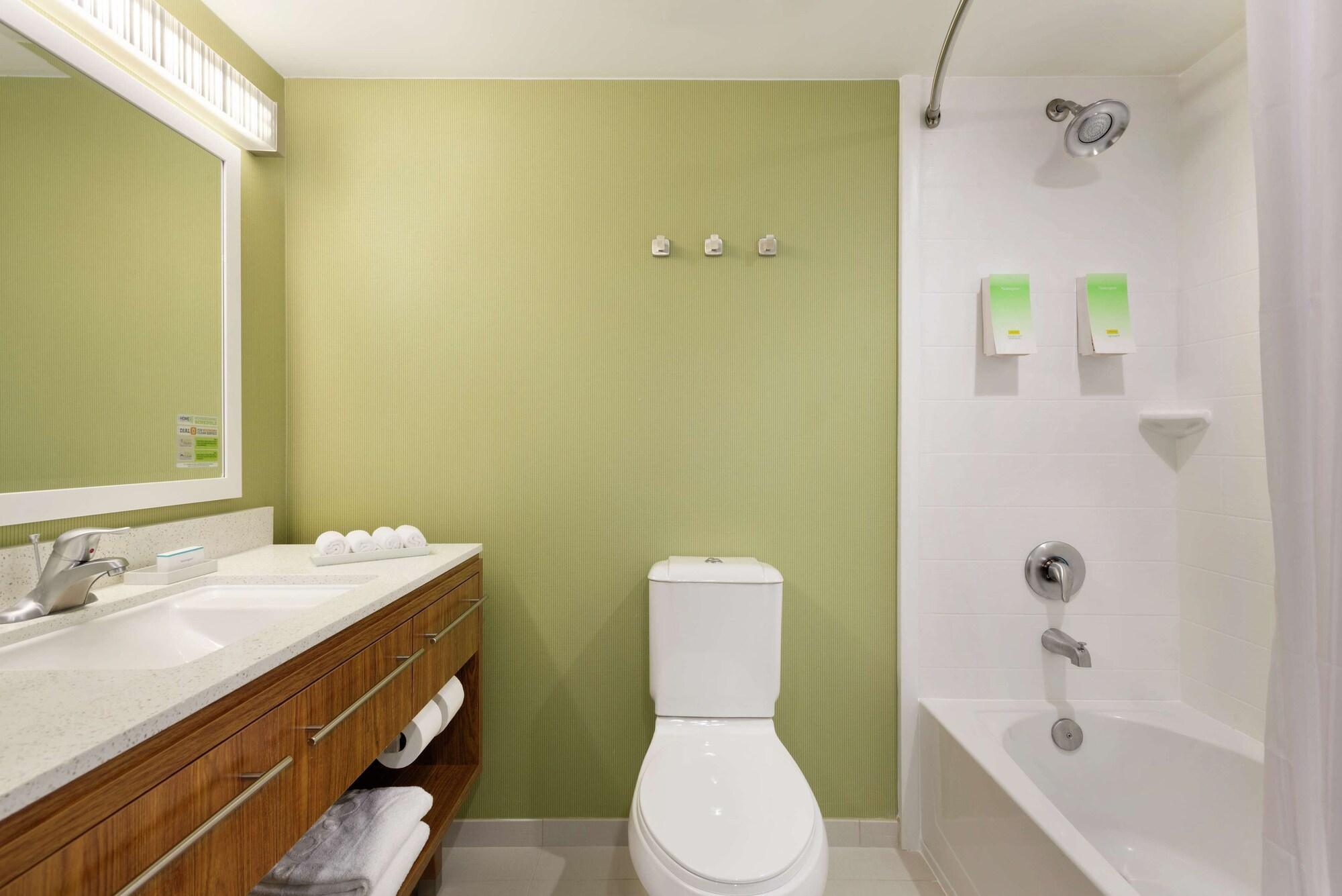 Hotel Home2 By Hilton Orlando International Drive South - Free Shuttle To Theme Parks 3*