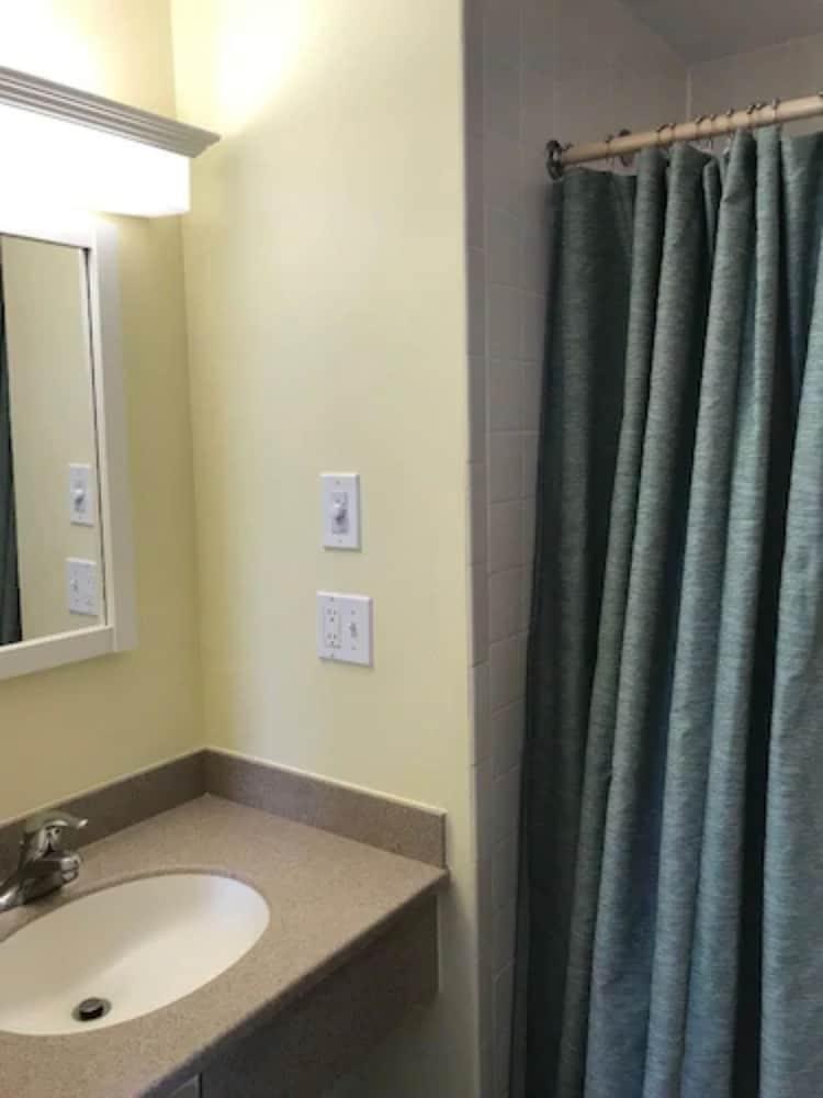 Hotel Waterfront 3*