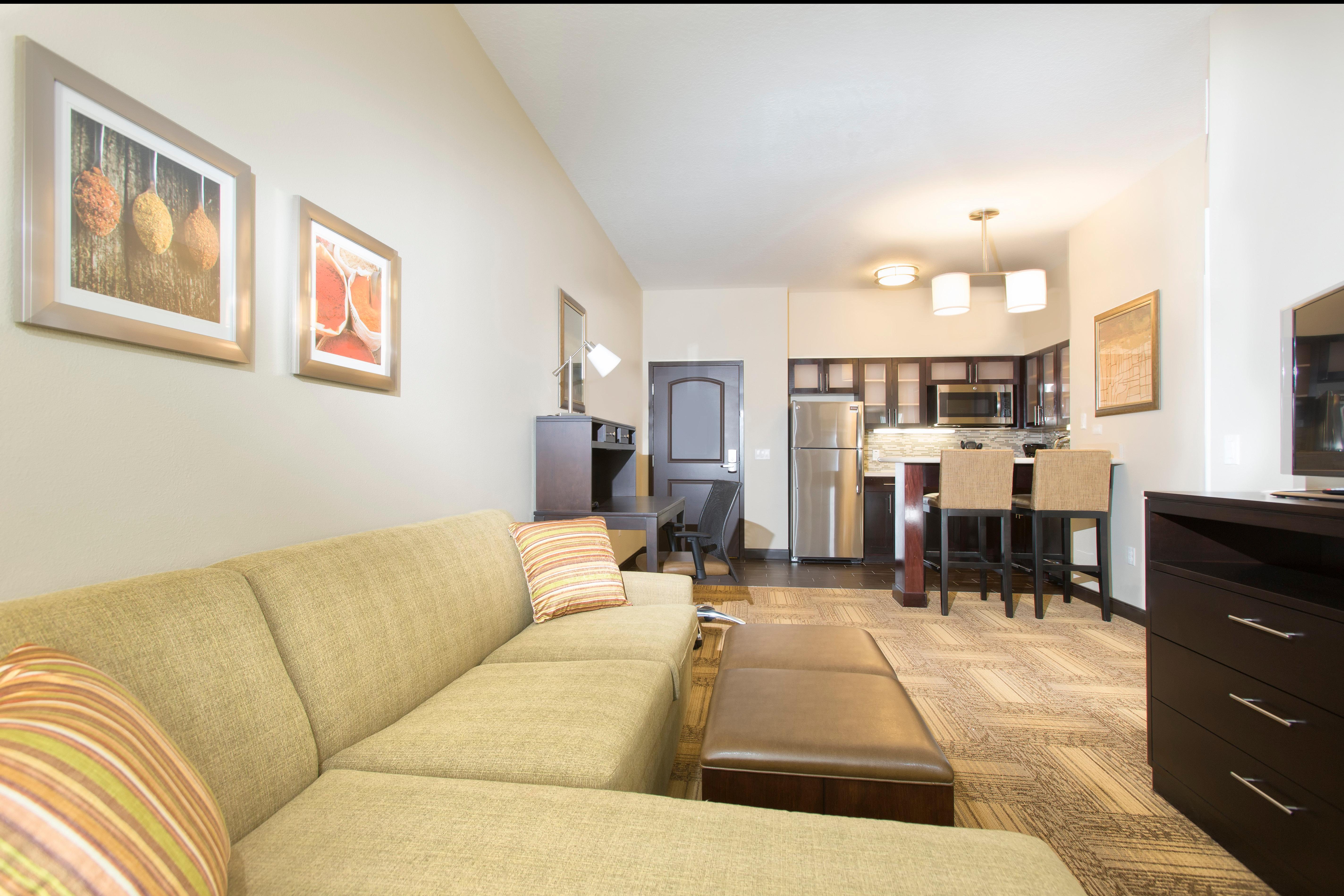 Staybridge Orlando At Seaworld By Ihg - Free Parking & Shuttle To Seaworld Parks 3*