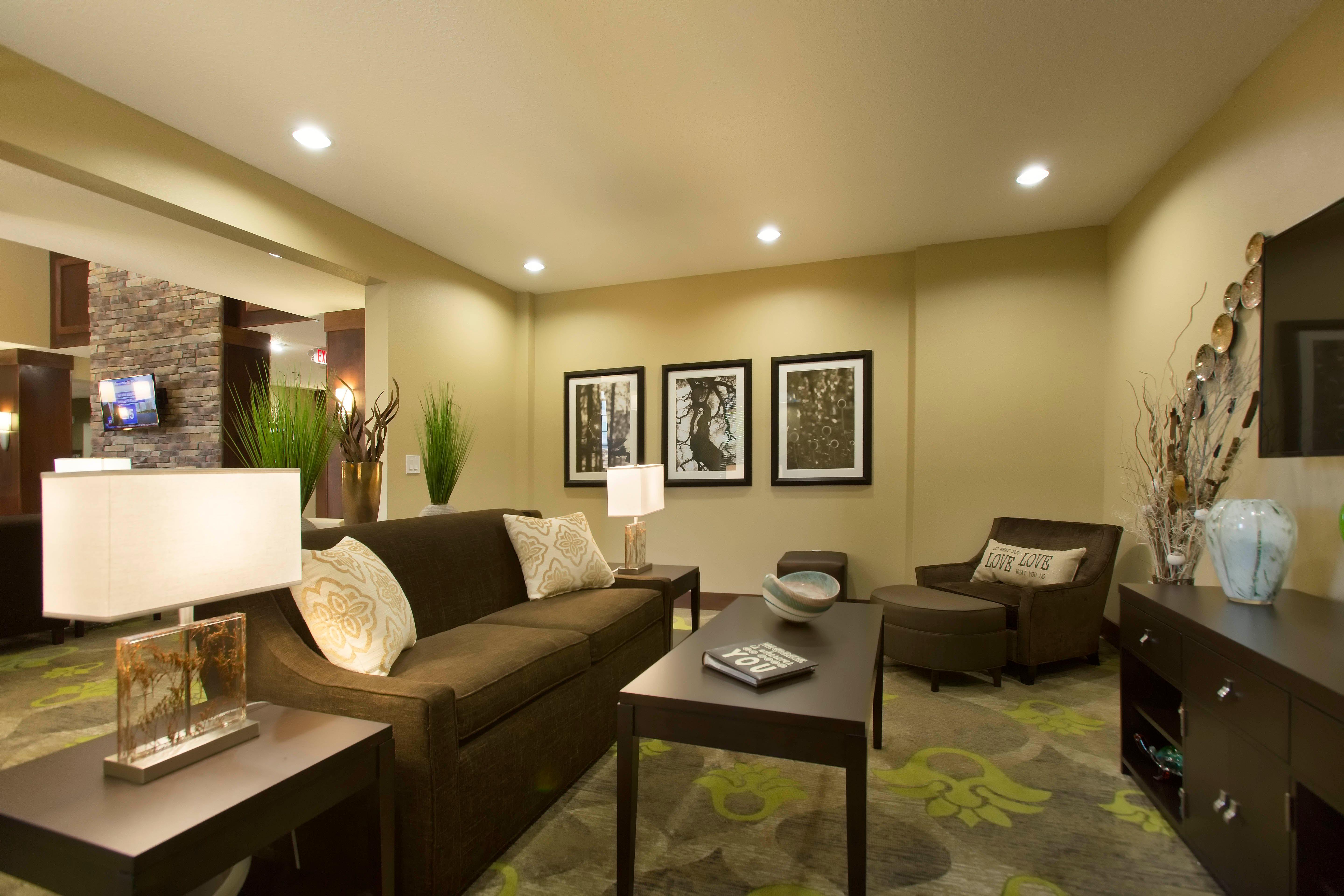 Staybridge Orlando At Seaworld By Ihg - Free Parking & Shuttle To Seaworld Parks Hotel 3*