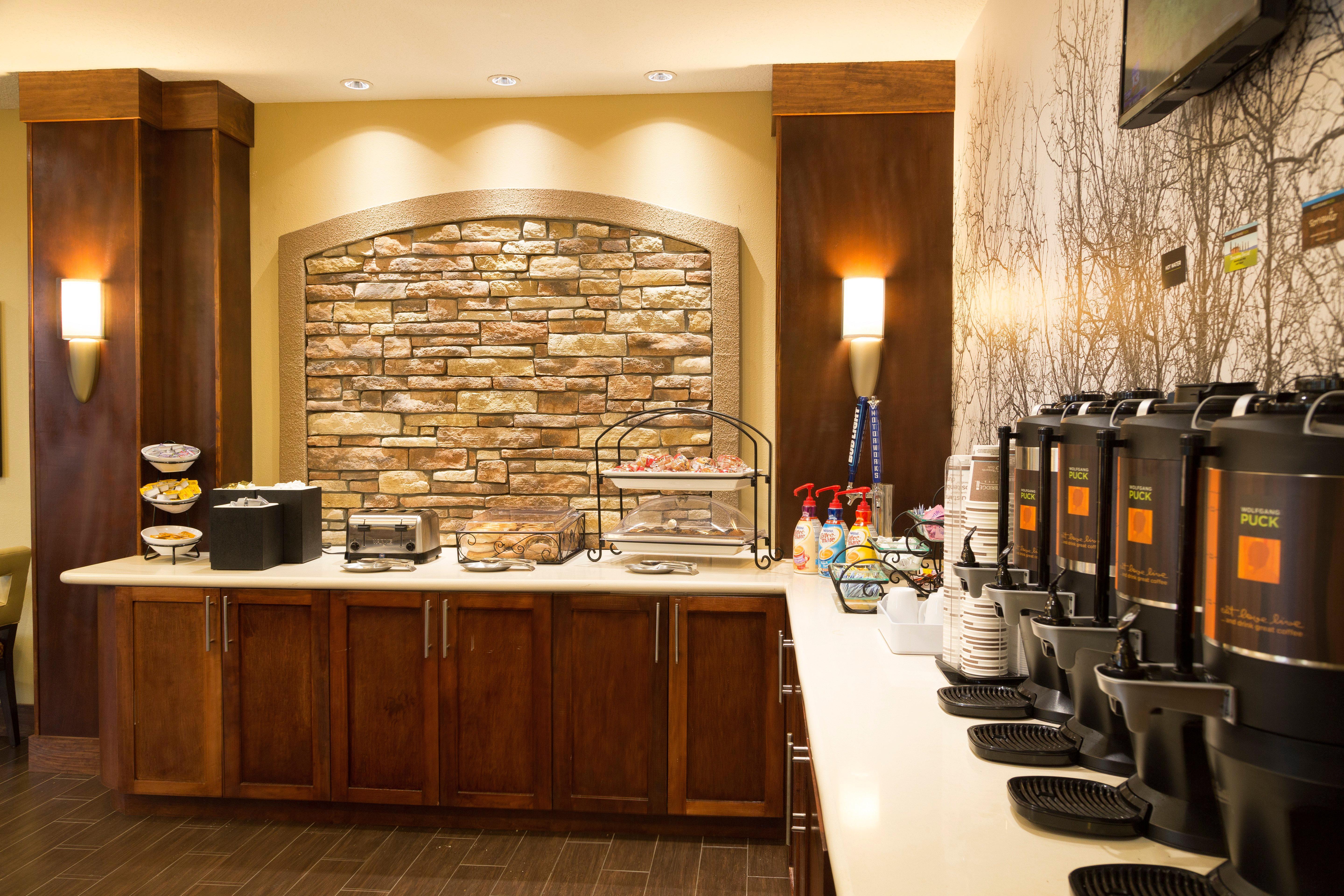 Staybridge Orlando At Seaworld By Ihg - Free Parking & Shuttle To Seaworld Parks Hotel