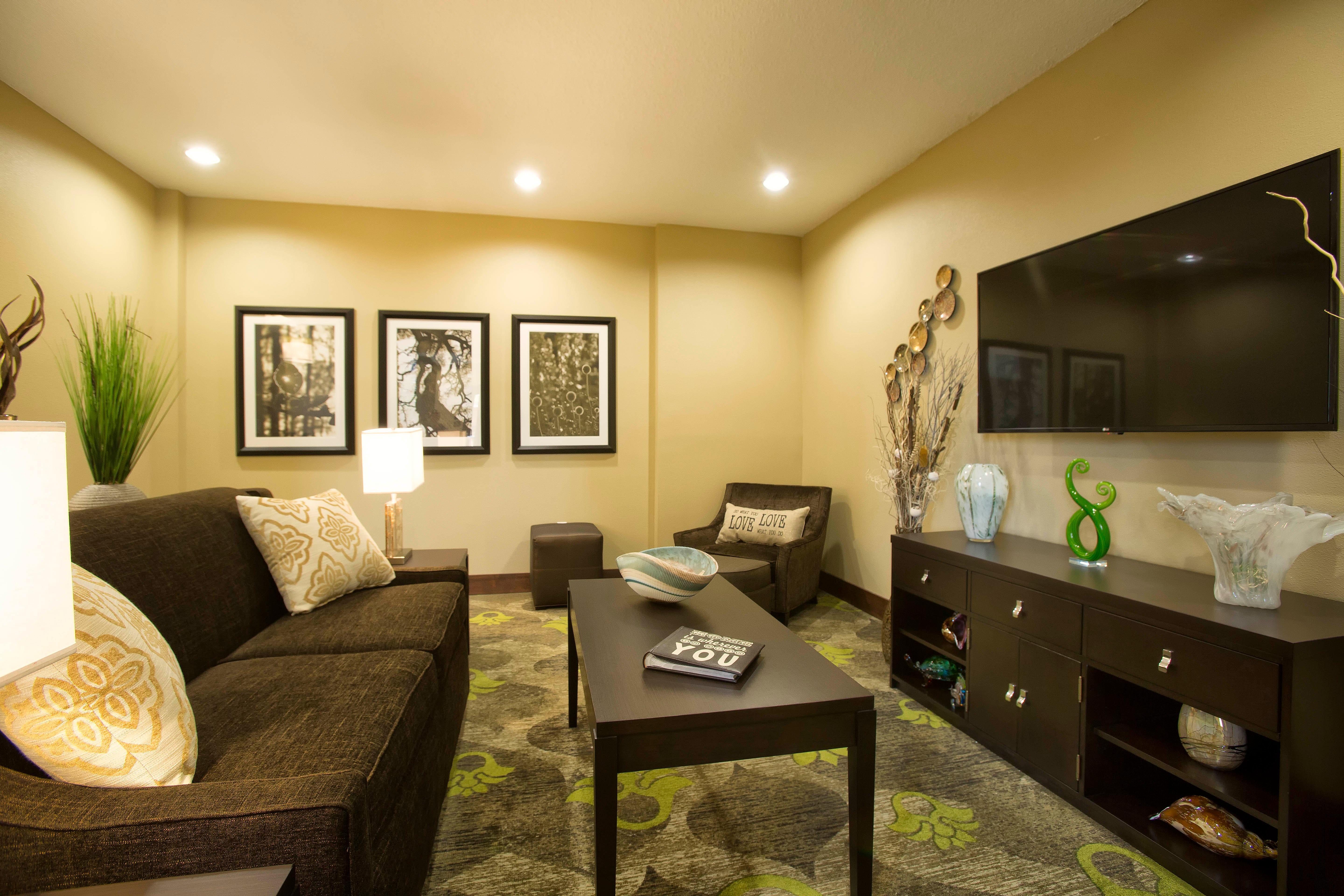 Staybridge Orlando At Seaworld By Ihg - Free Parking & Shuttle To Seaworld Parks
