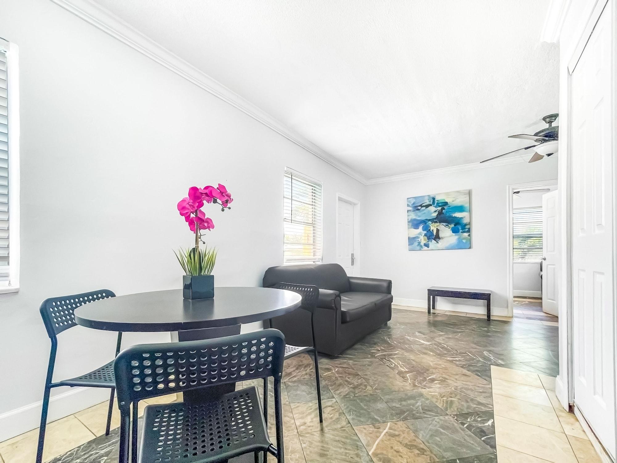 Hollywood Beach Hotels 3*