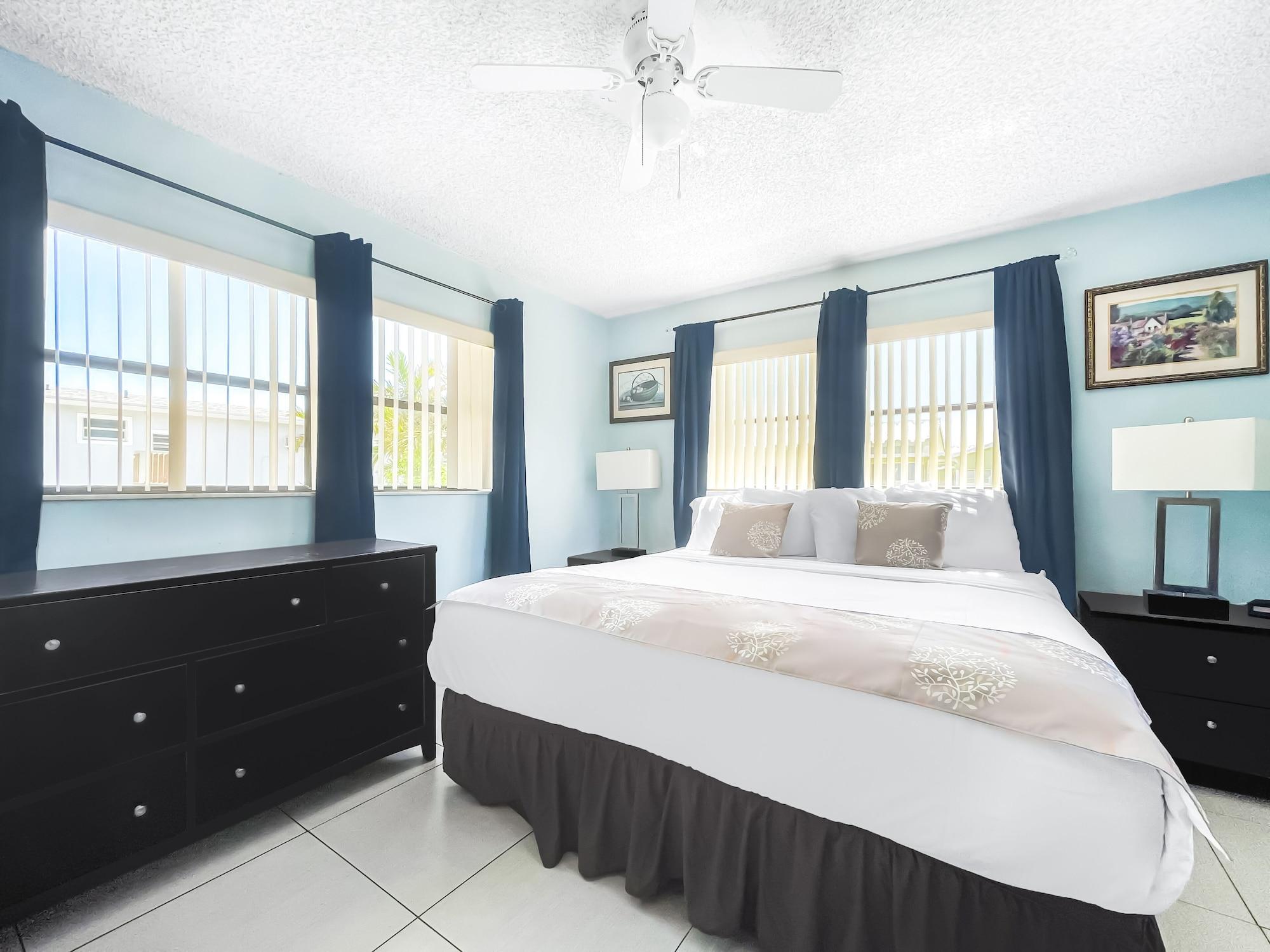 Hollywood Beach Hotels 3*