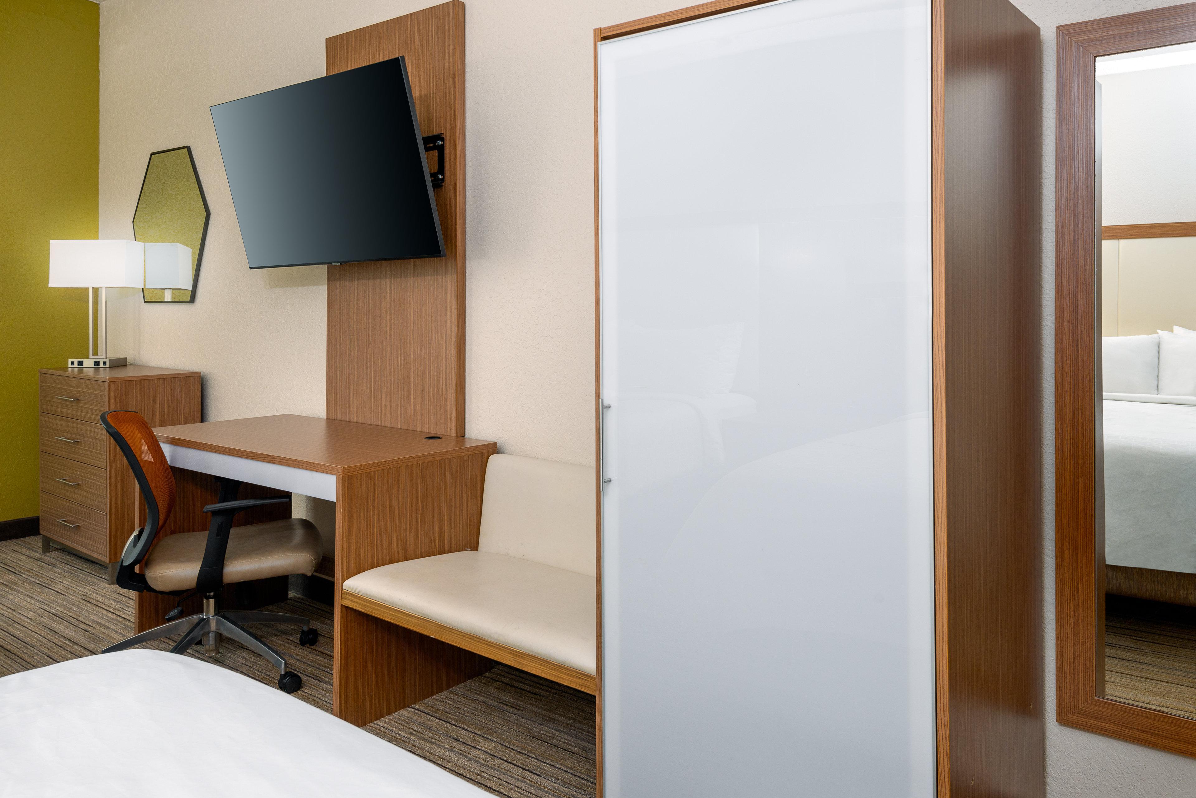Express & Bonita Springs/naples By Ihg Hotel