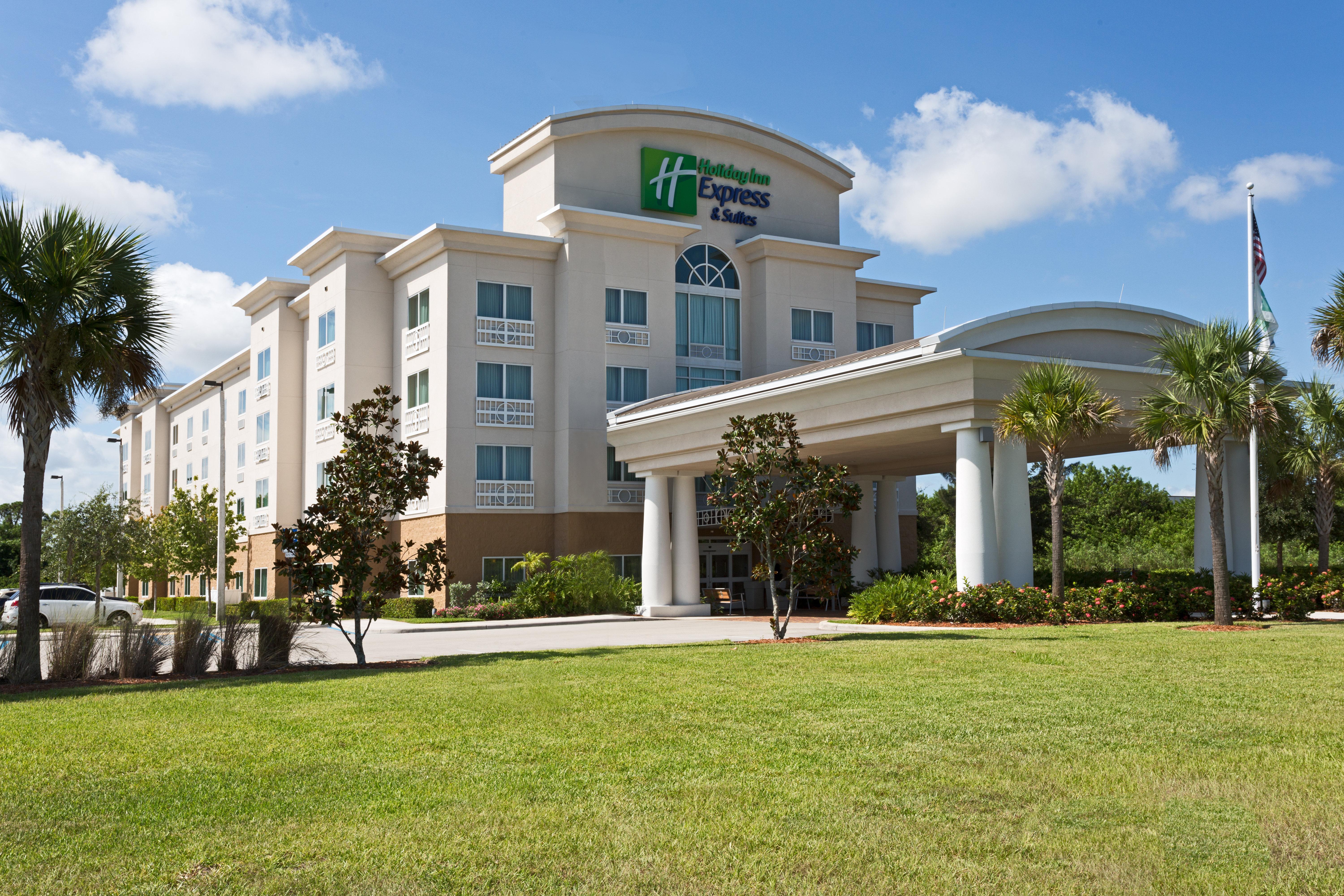 Express & Pierce West By Ihg 3*