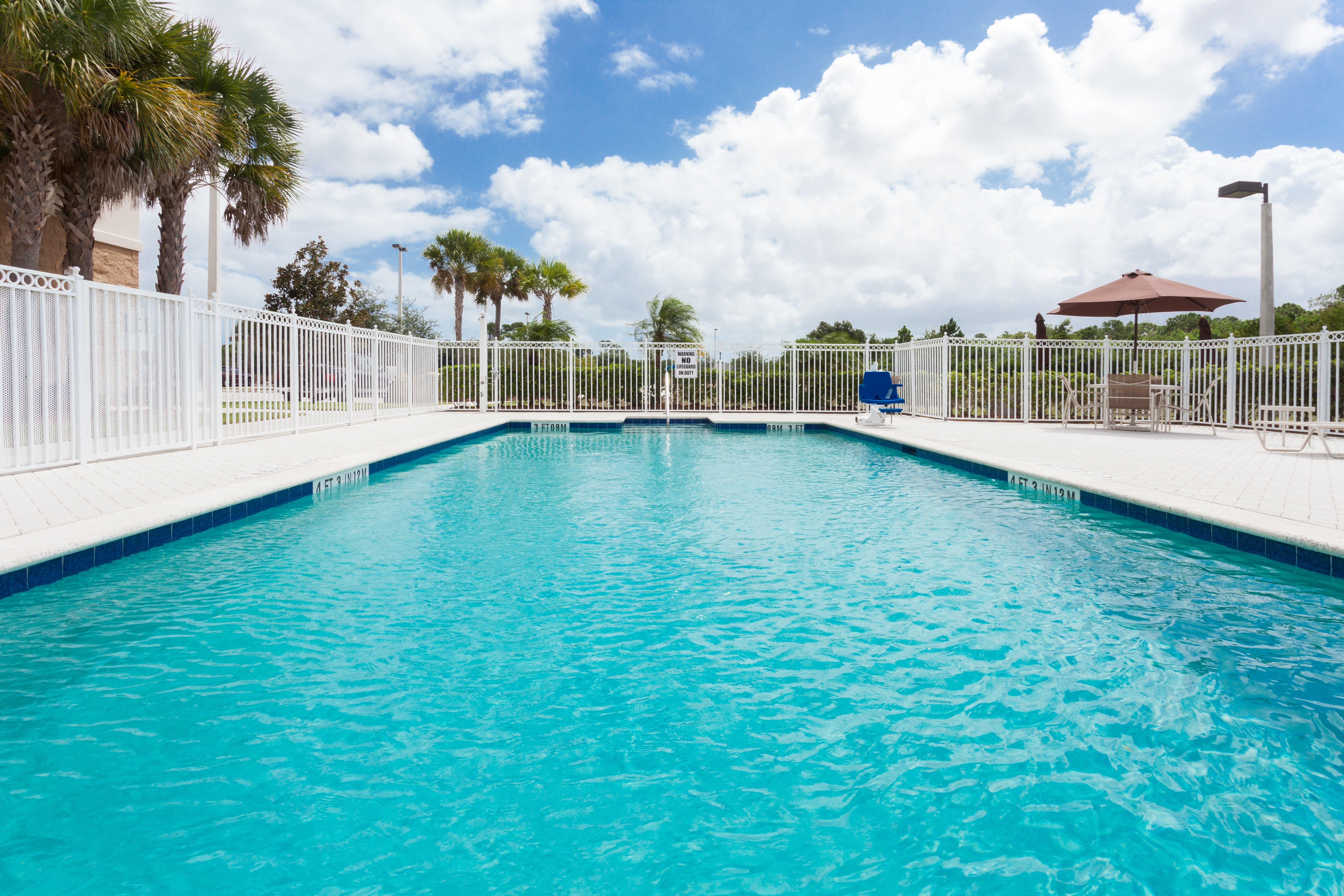 Express & Pierce West By Ihg Hotel Fort Pierce