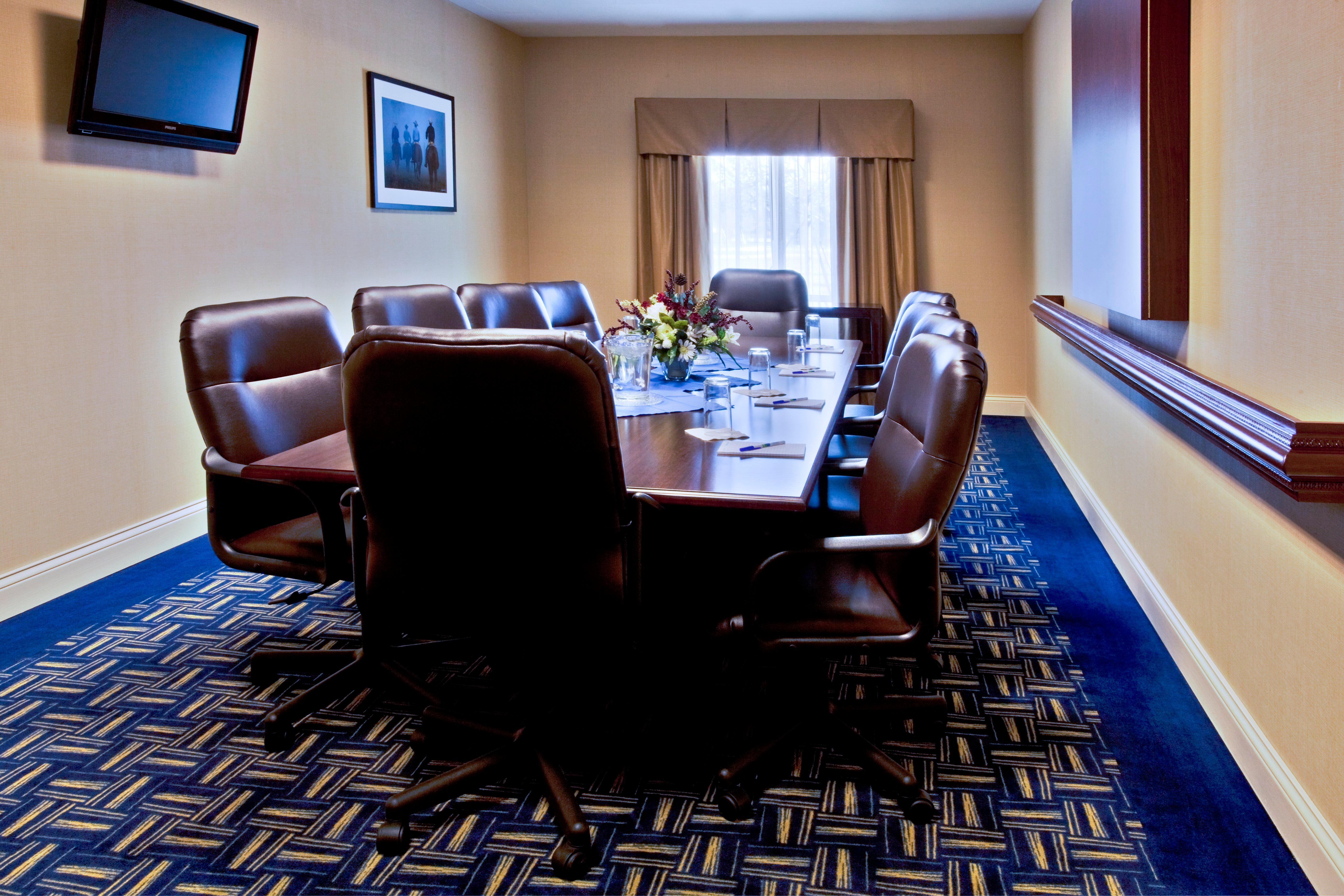 Express & Pierce West By Ihg