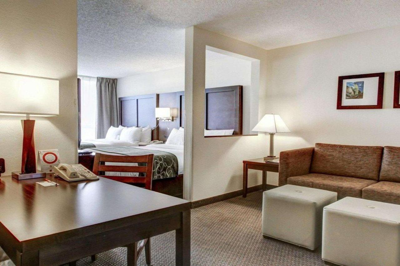 Hampton Lauderdale 3*