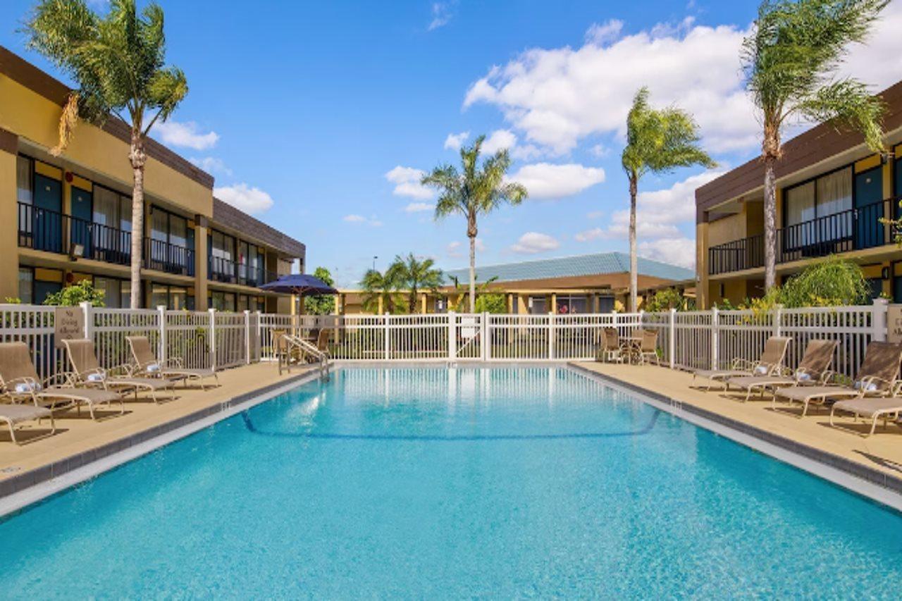 Ramada By Wyndham Cocoa