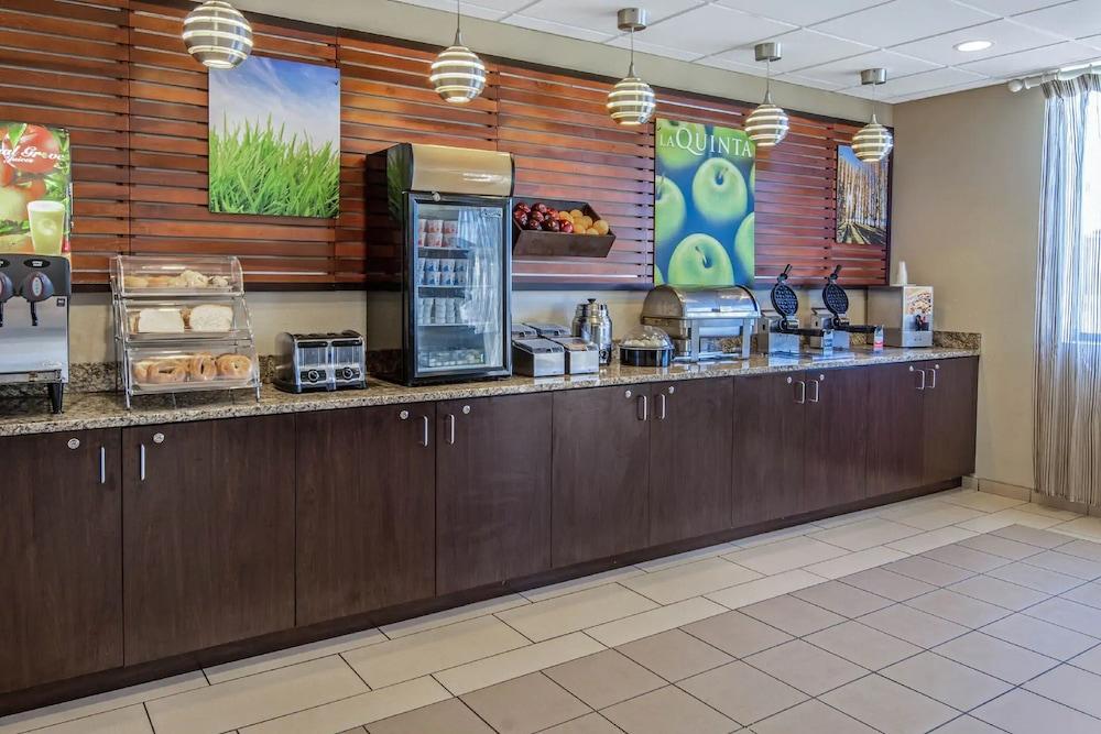 La Quinta By Wyndham Naples North Hotel 3*