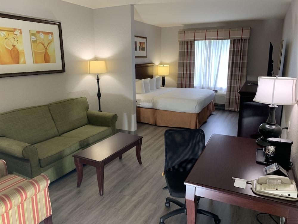 Country & By Radisson, West, Fl Hotel 3*
