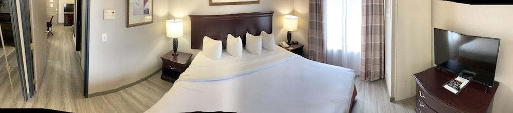 Hotel Country & By Radisson, West, Fl