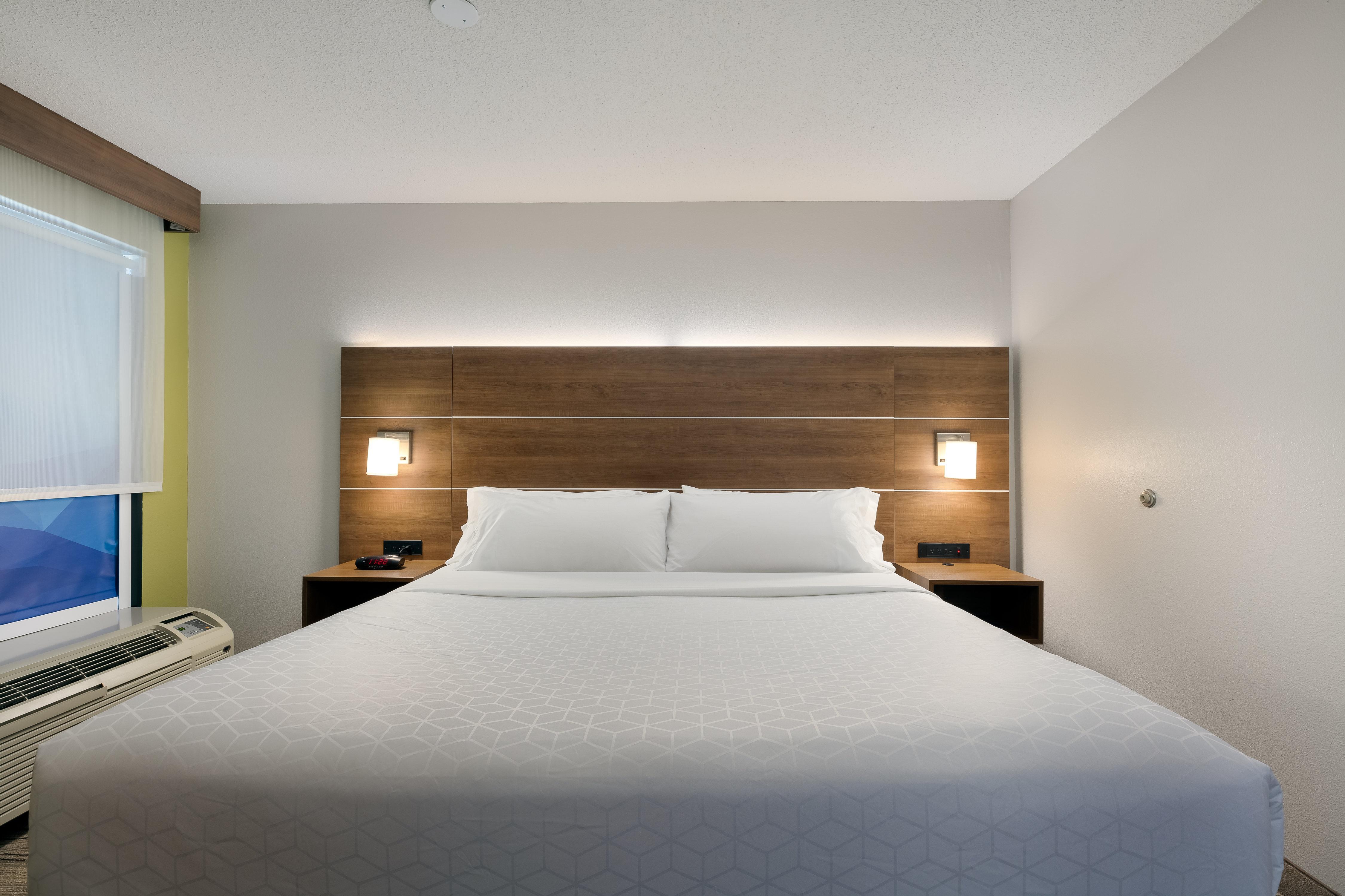 Express & East I-10 By Ihg Milton