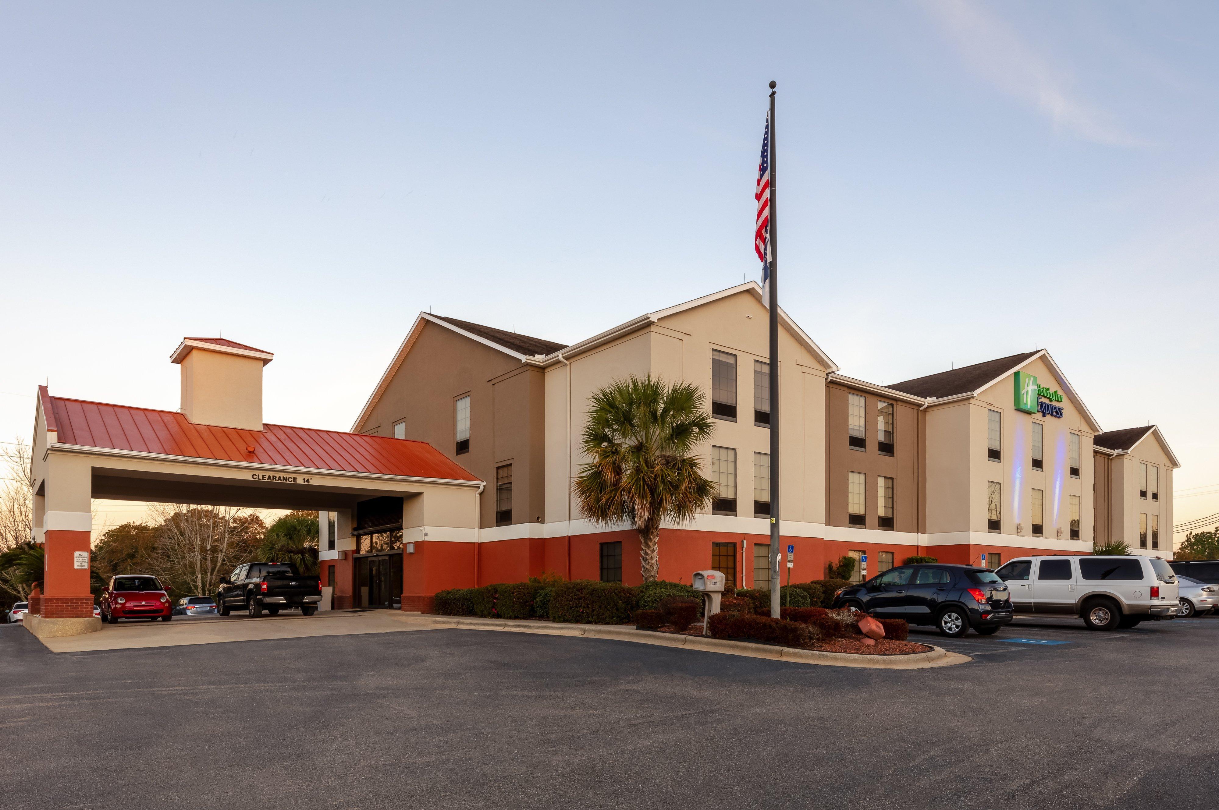 Hotel Express & East I-10 By Ihg Milton
