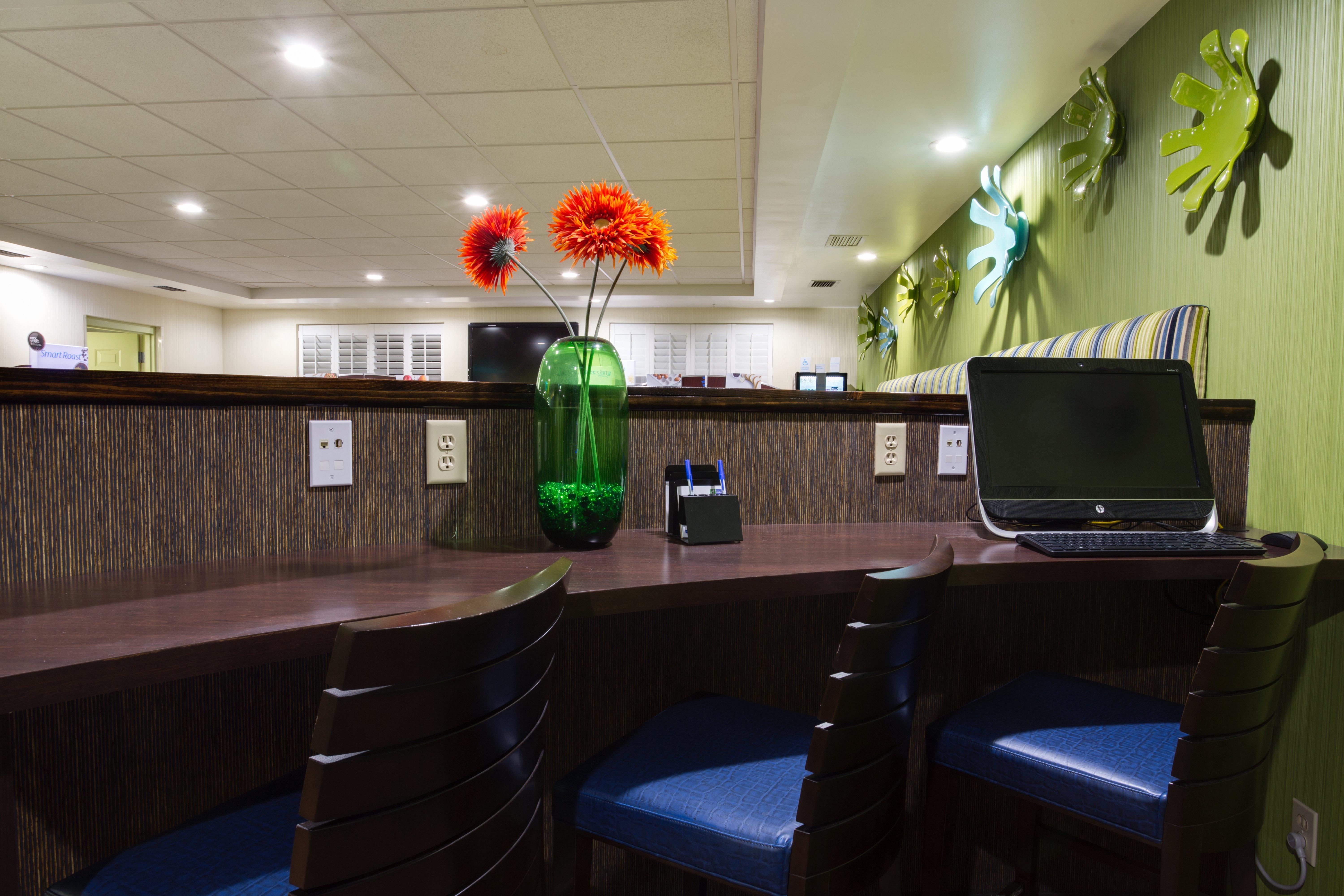 Express & Plant By Ihg Plant City