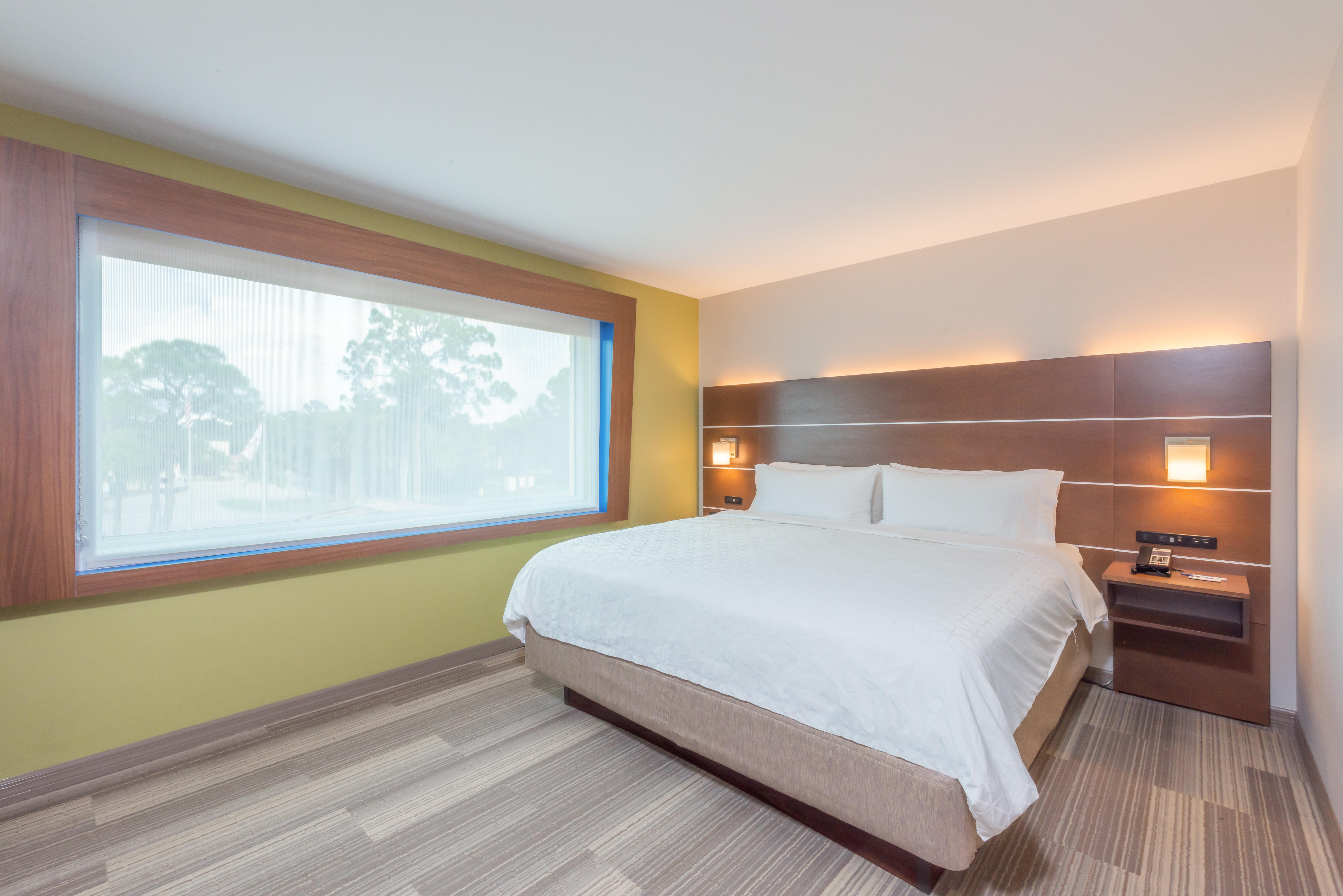 Express & West By Ihg Bradenton