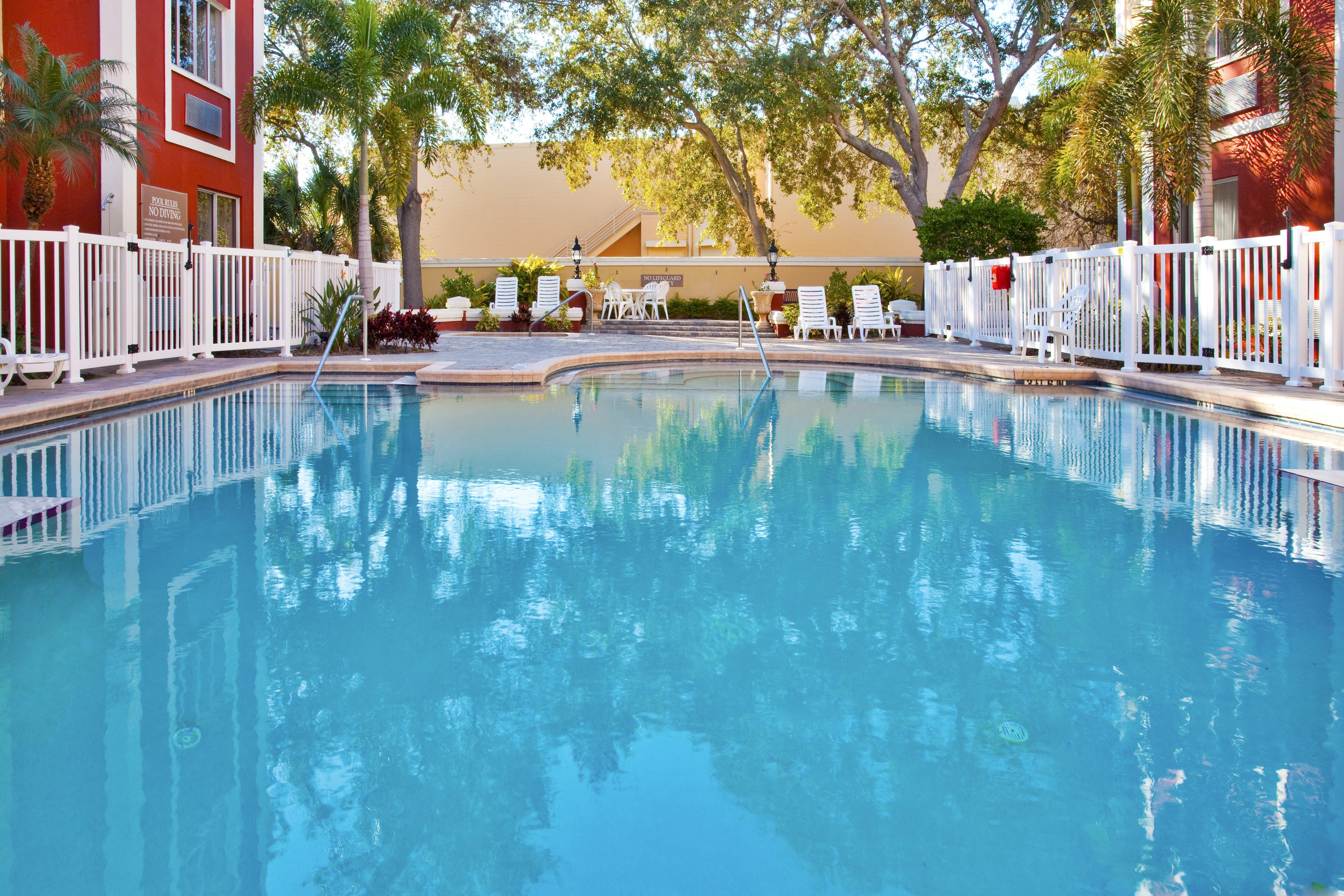 Express & West By Ihg Hotel Bradenton