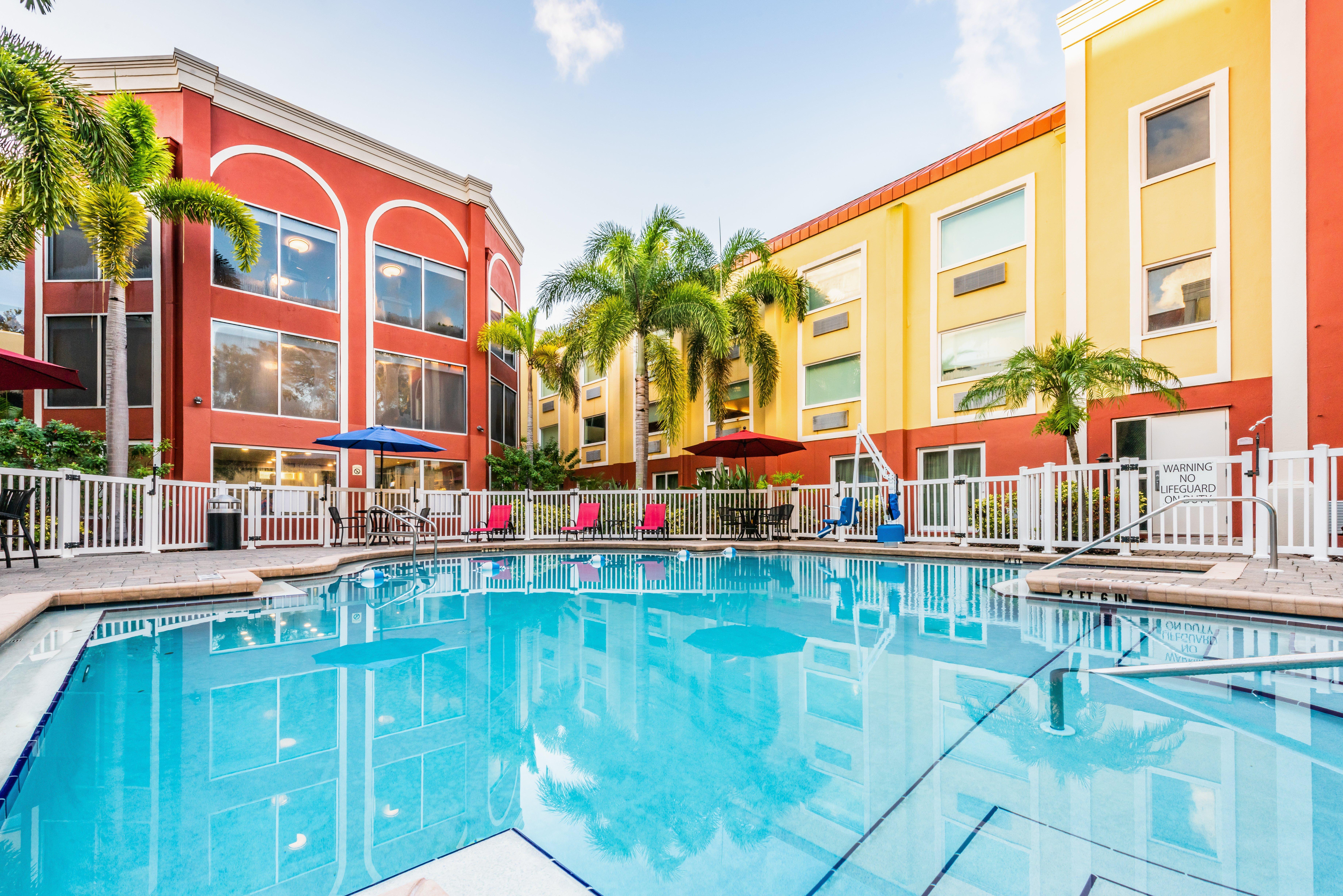 Express & West By Ihg Hotel Bradenton
