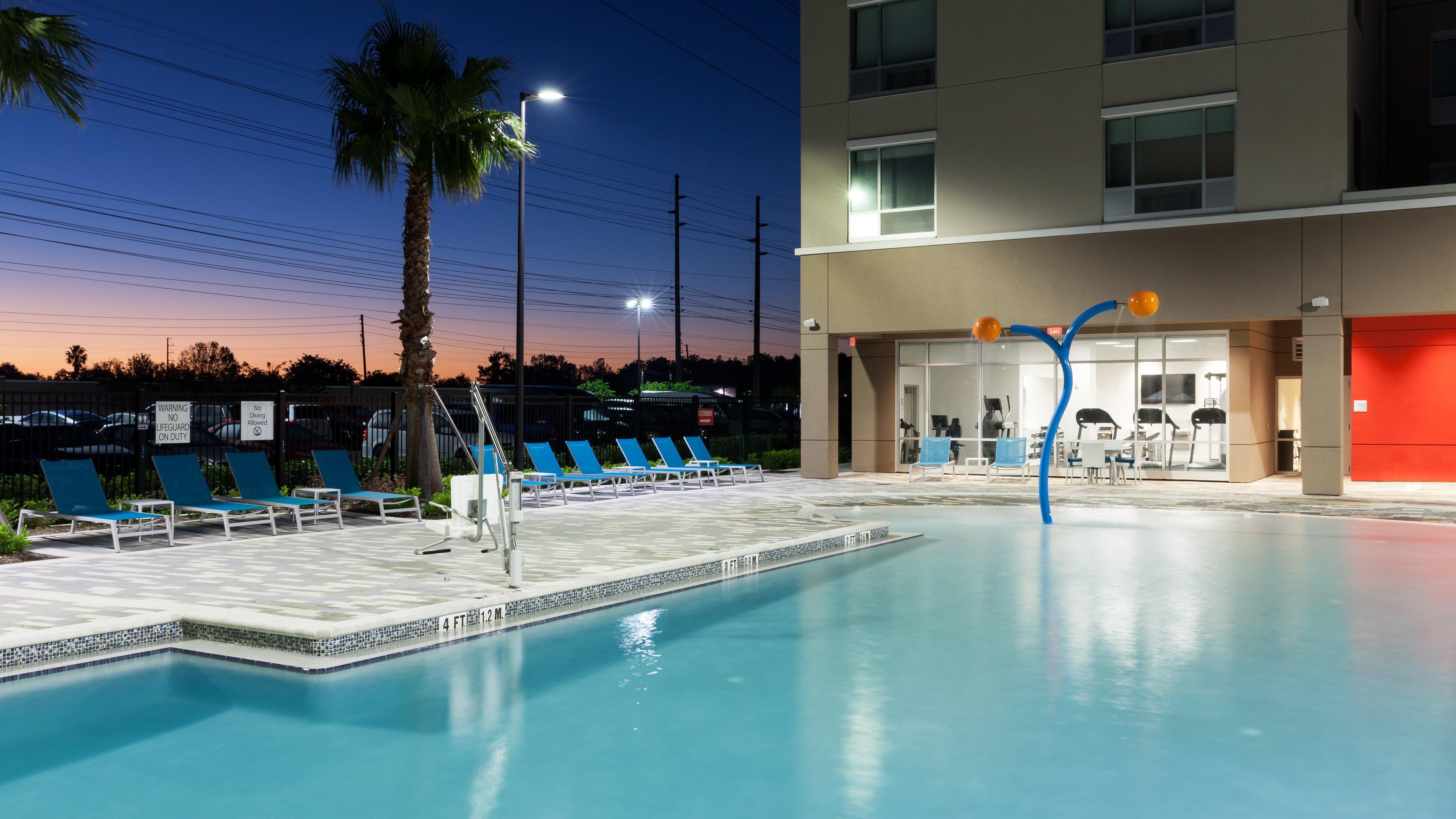 Holiday Inn Express & Suites - Orlando At Seaworld By Ihg Hotel Williamsburg
