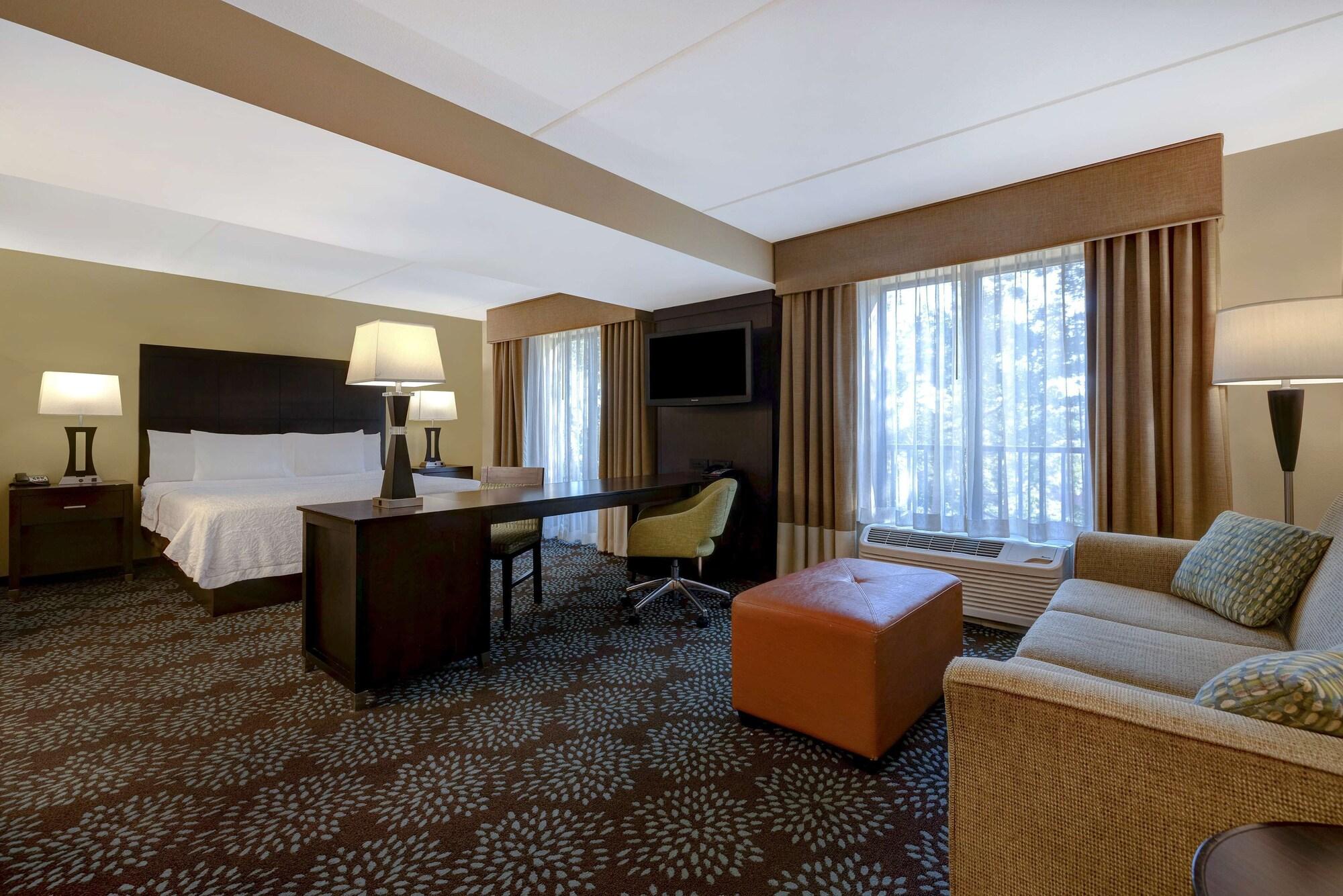 Hampton & Pensacola/gulf Breeze Hotel