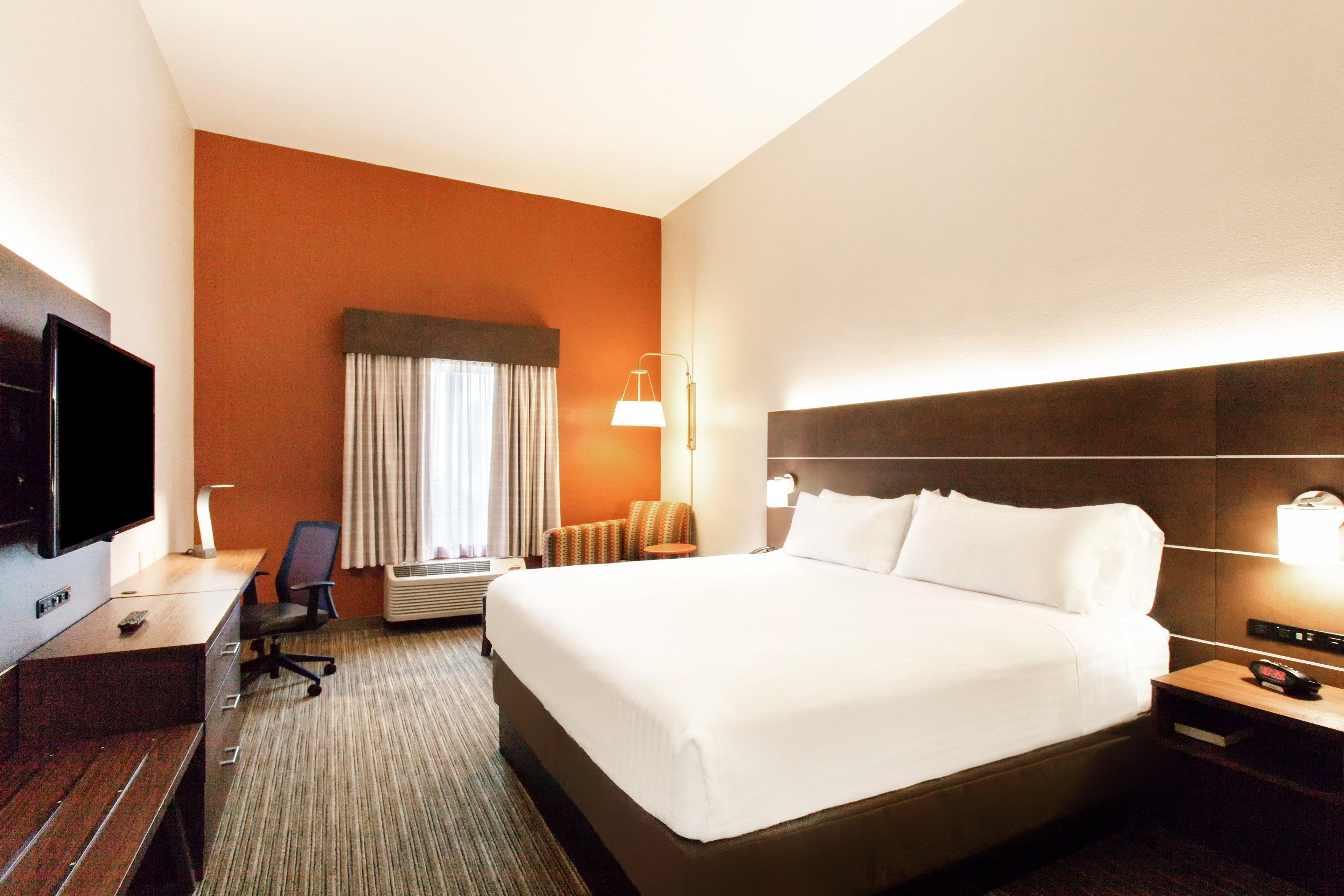 Hotel Express Wales North-winter Haven By Ihg Waverly