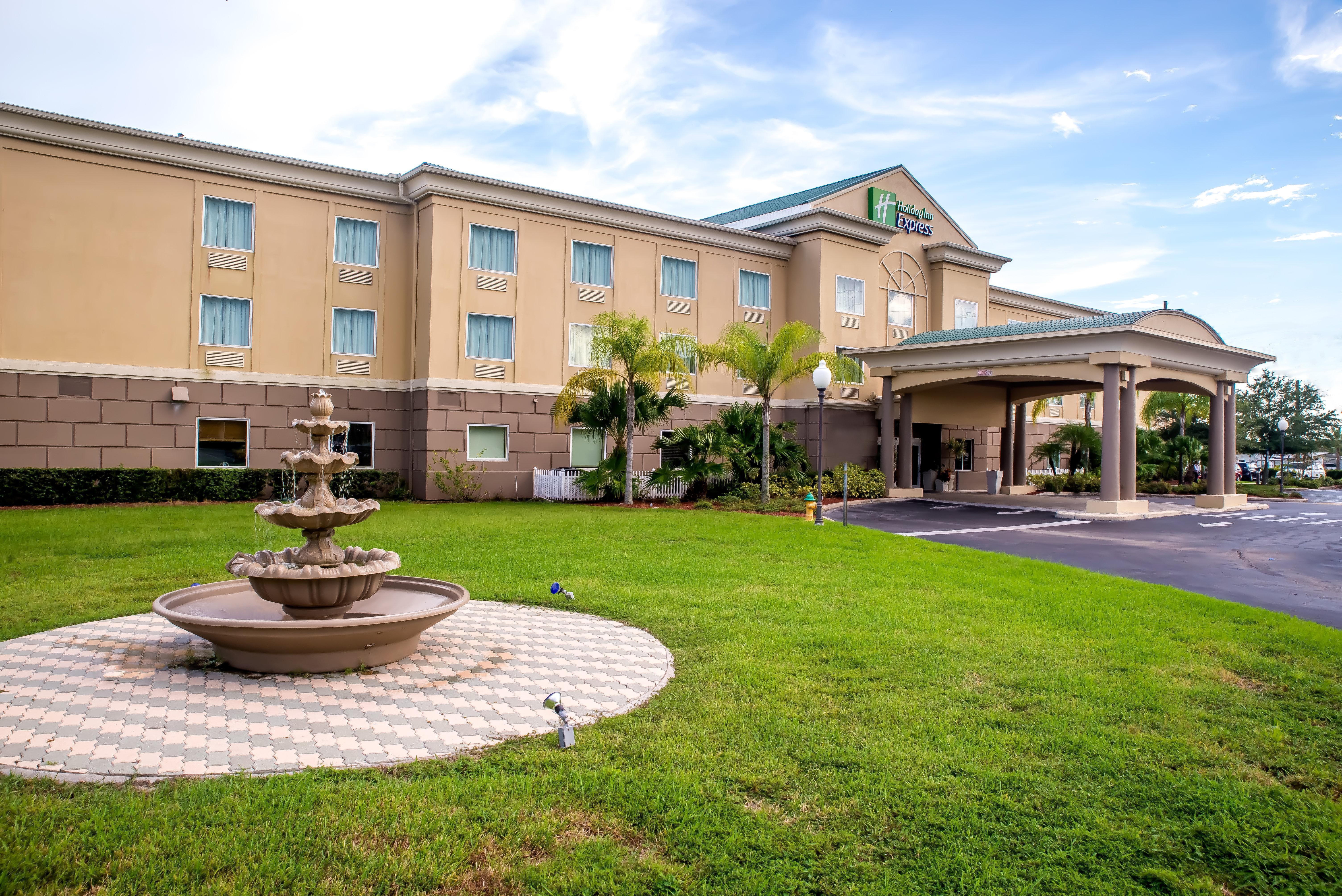 Express & By Ihg Hotel 2*