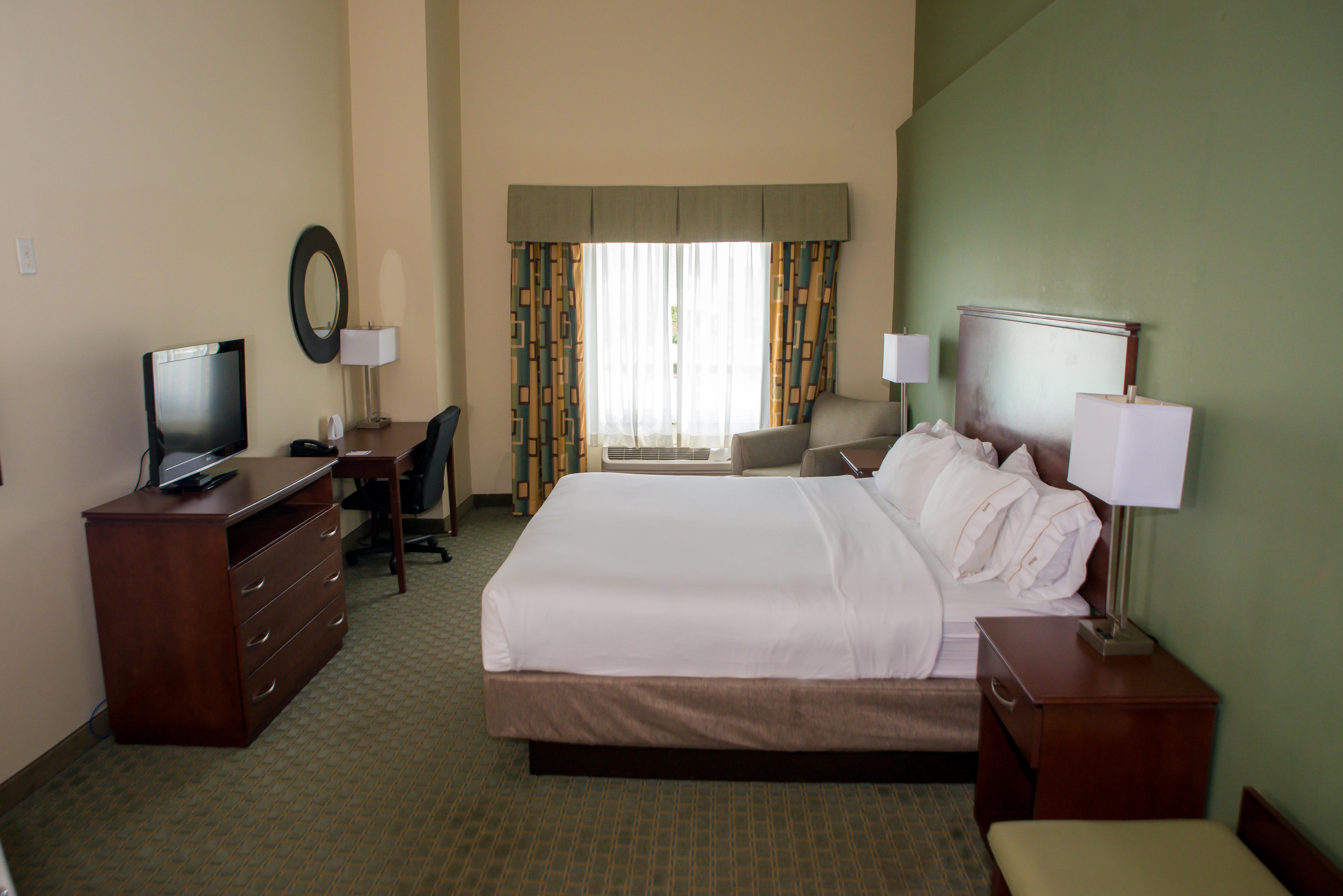 Hotel Express & By Ihg 2*