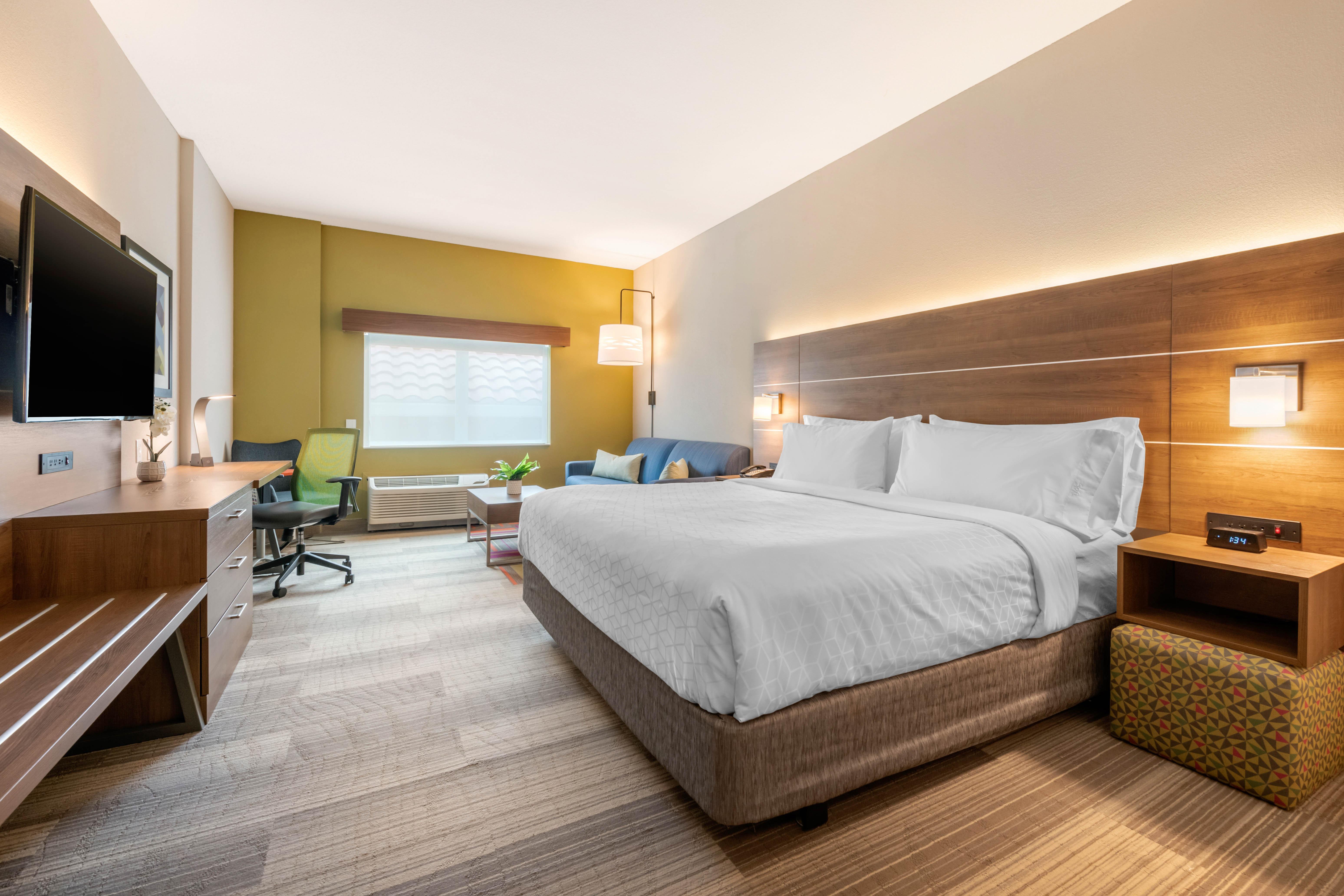 Holiday Inn Express & Suites - St. Petersburg - Madeira Beach By Ihg Hotel 3*