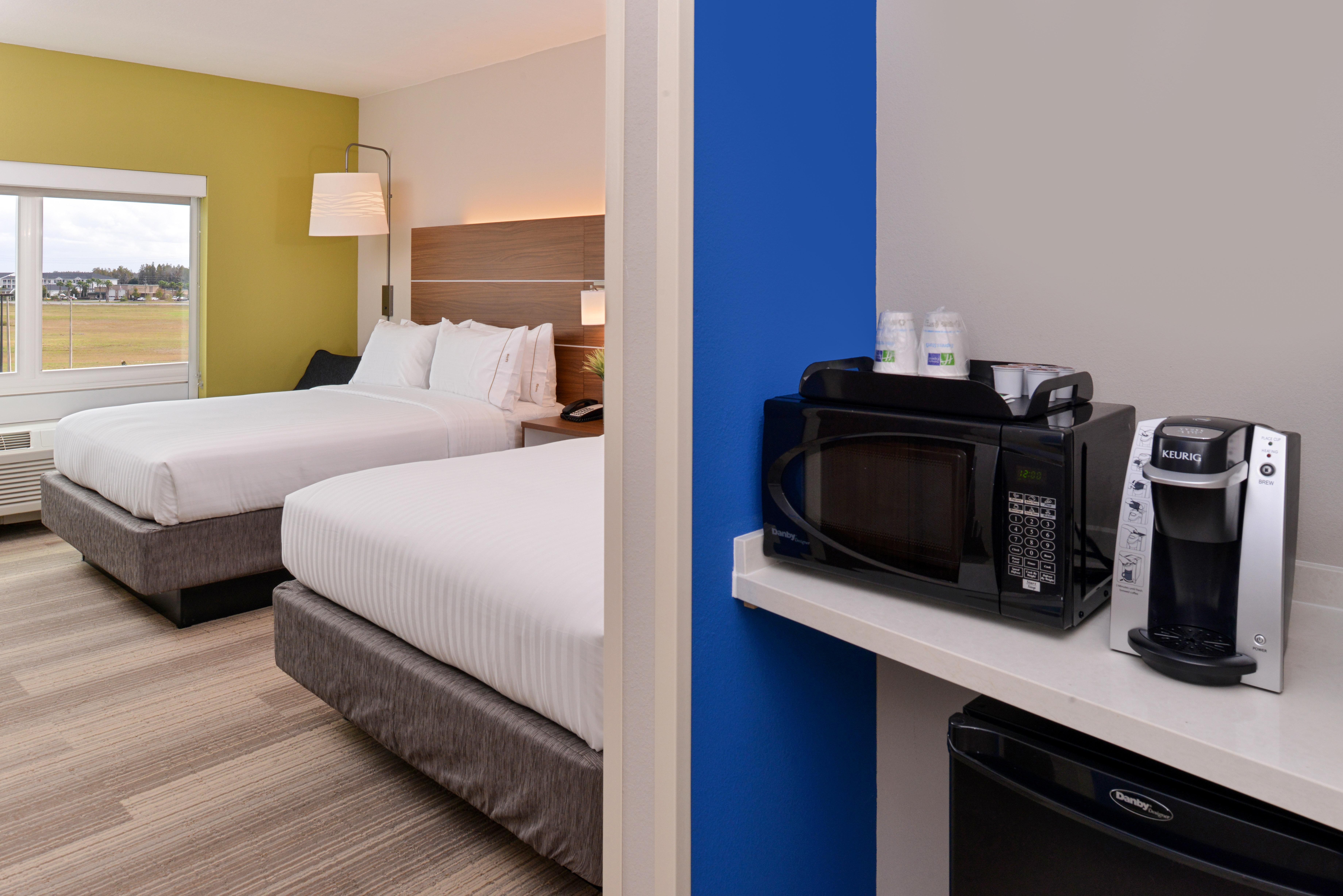 Holiday Inn Express & Suites - St. Petersburg - Madeira Beach By Ihg Hotel