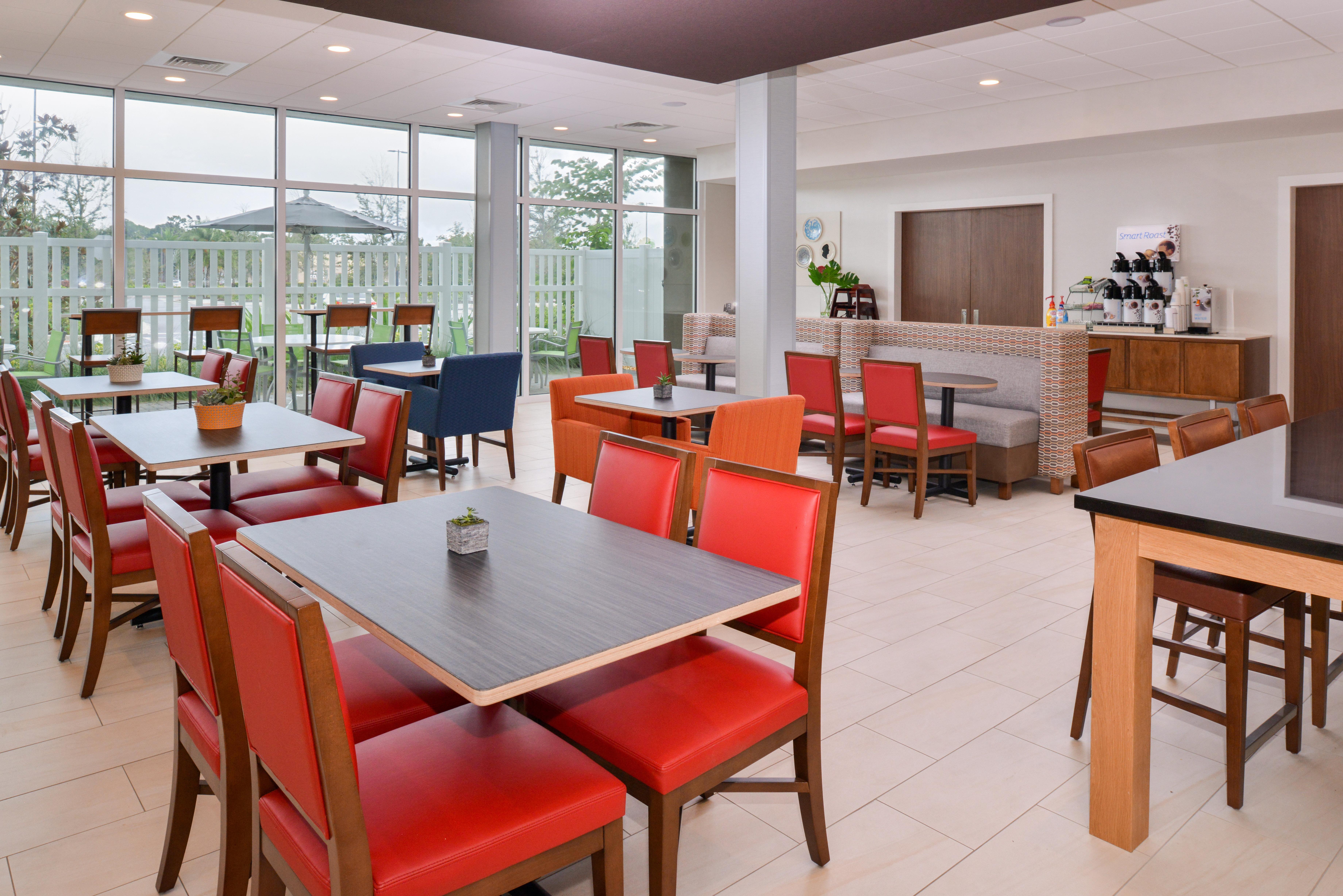 Hotel Holiday Inn Express & Suites - St. Petersburg - Madeira Beach By Ihg