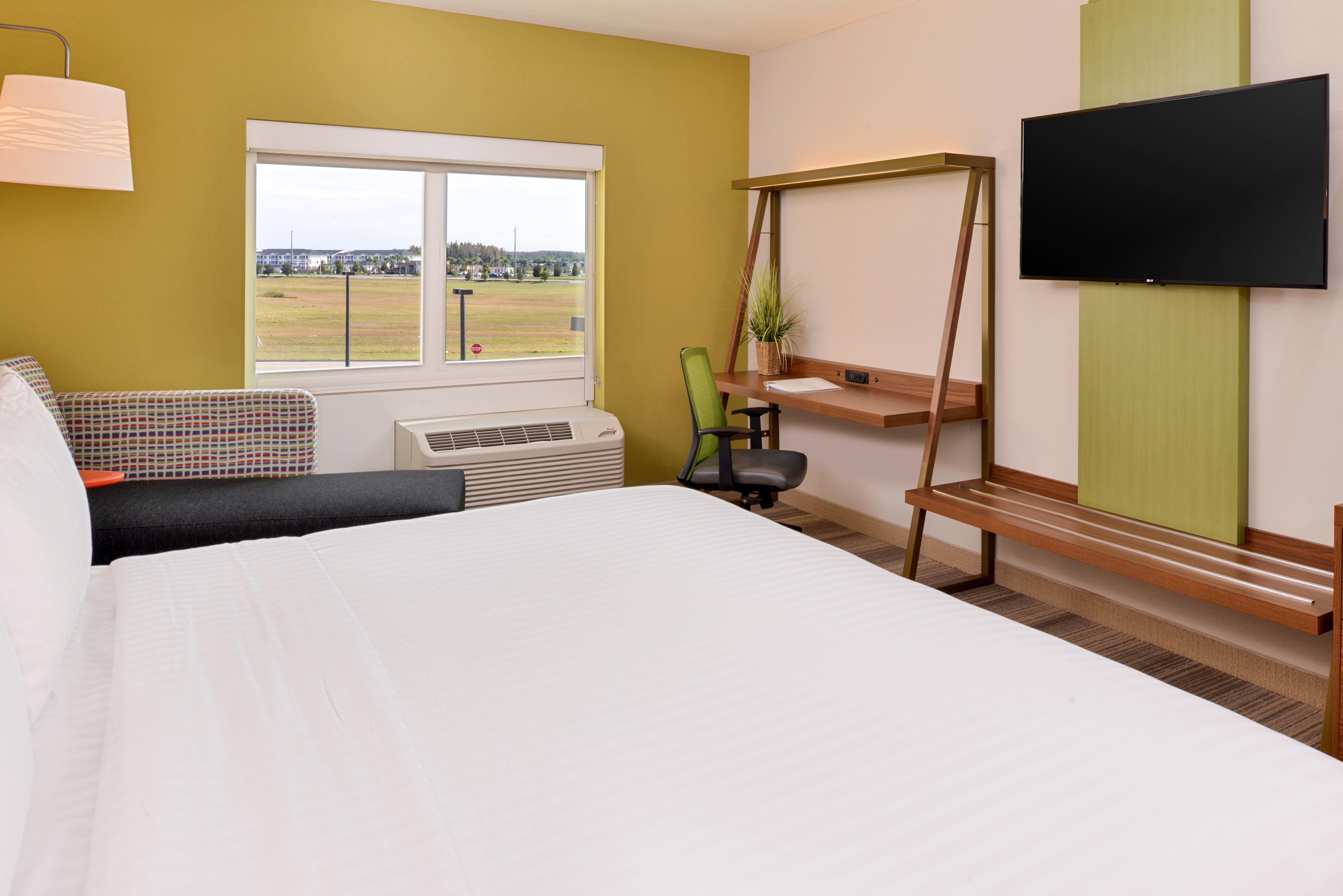 Holiday Inn Express & Suites - St. Petersburg - Madeira Beach By Ihg Hotel St. Petersburg