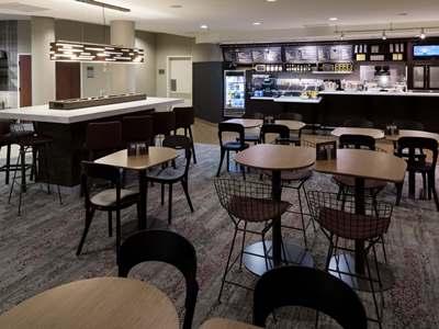 Courtyard By Marriott Miami At Dolphin Mall Hotel