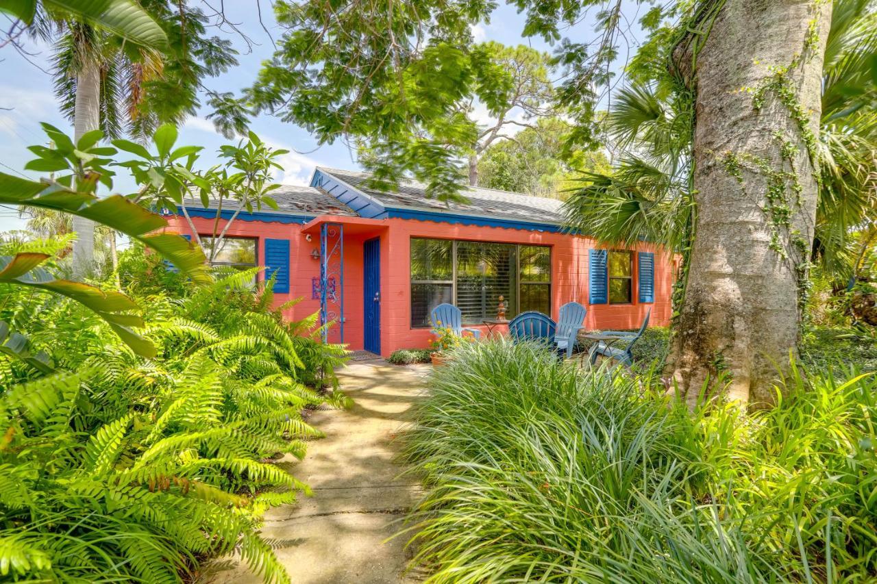 Colorful Gulfport Walk To The Art District! Holiday home