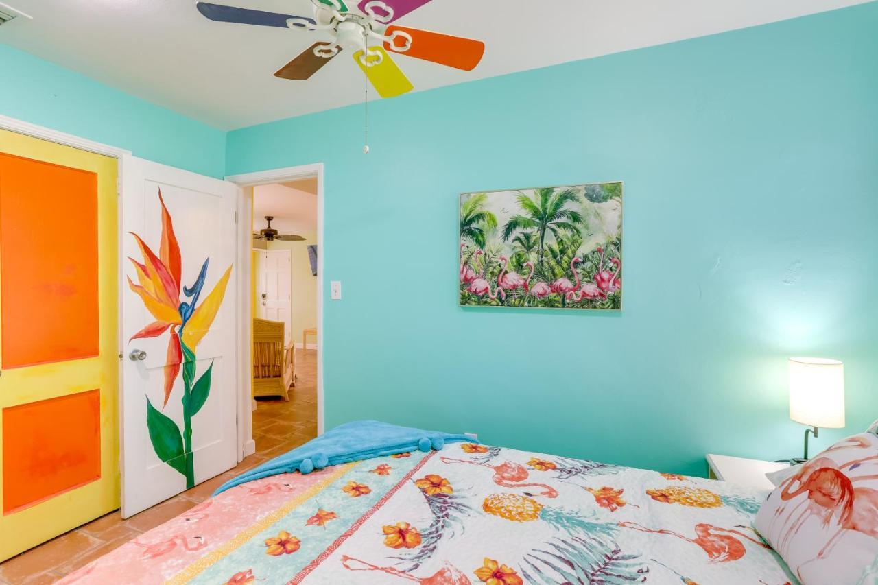 Colorful Gulfport Walk To The Art District! Holiday home St. Petersburg