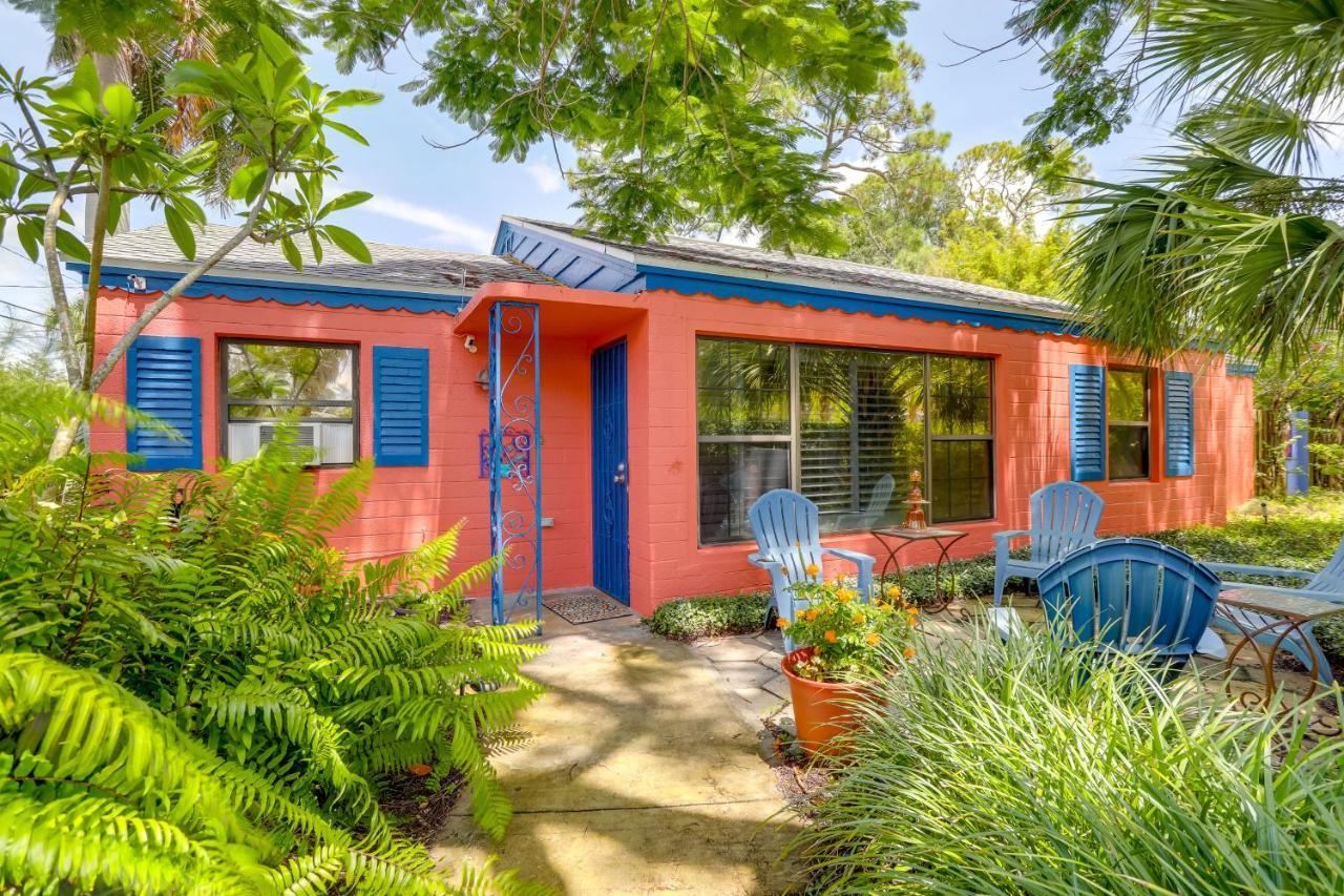 Colorful Gulfport Walk To The Art District! Holiday home St. Petersburg
