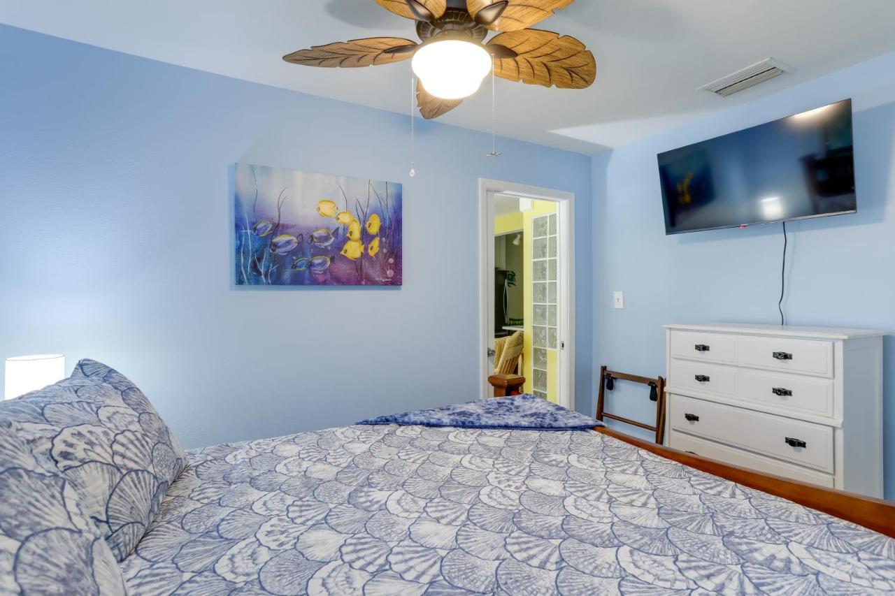 Colorful Gulfport Walk To The Art District! Holiday home St. Petersburg