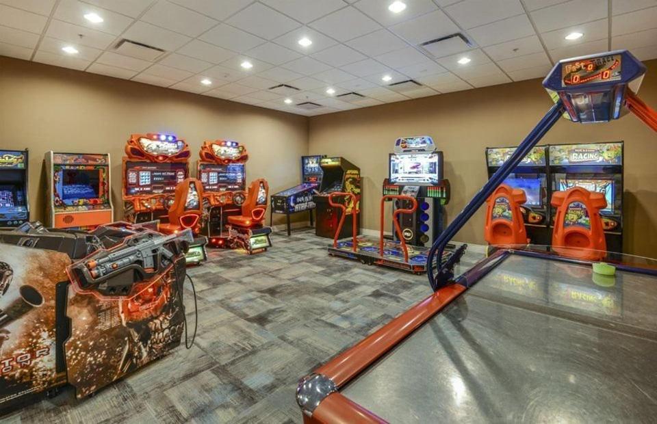 Luxury Windsor Resort Near Disney Oversize Pool *