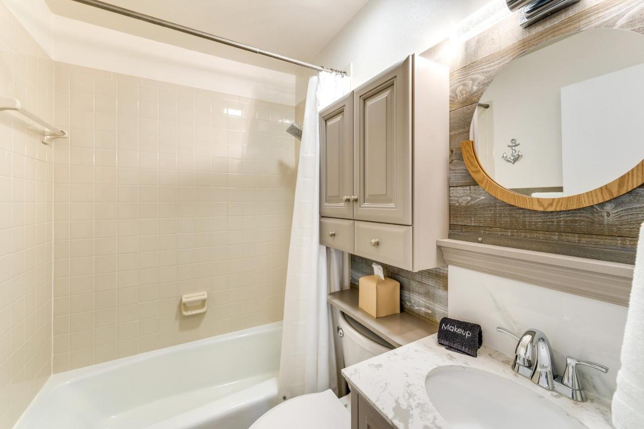 Holiday home With Screened Pool, 3 Mi To Beaches! Nokomis
