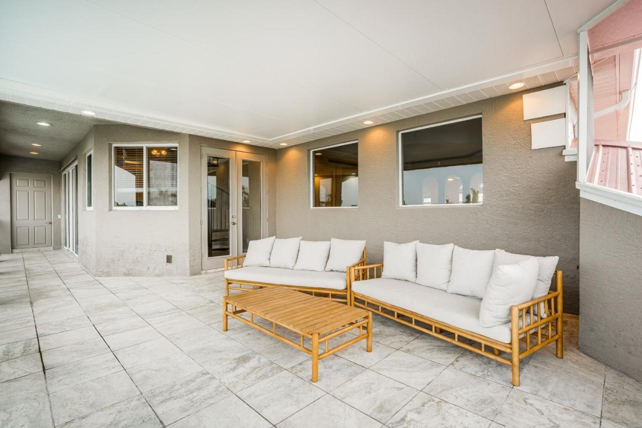 Stunning Private Pool And Boat Dock Holiday home