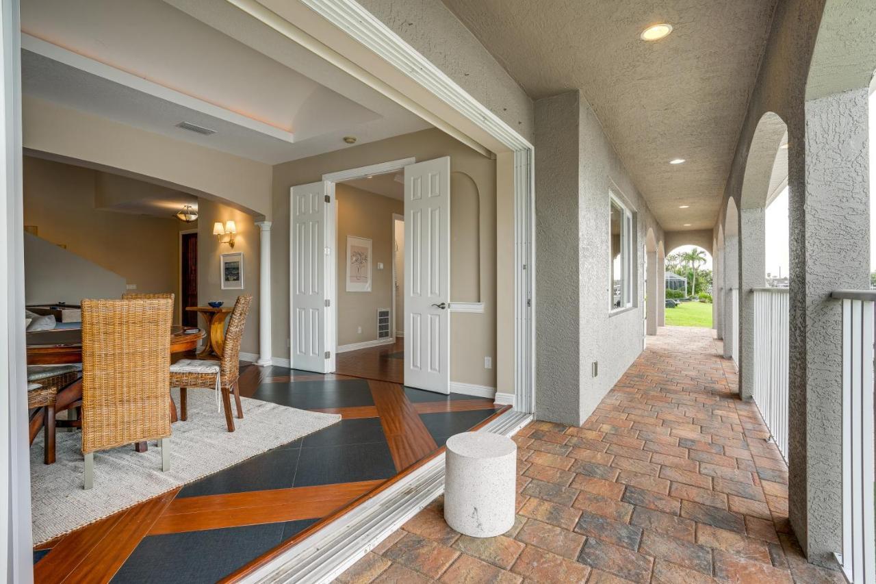 Stunning Private Pool And Boat Dock Holiday home *