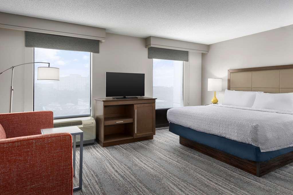 Hotel Hampton & At Mary Colonial Townpark Lake Mary