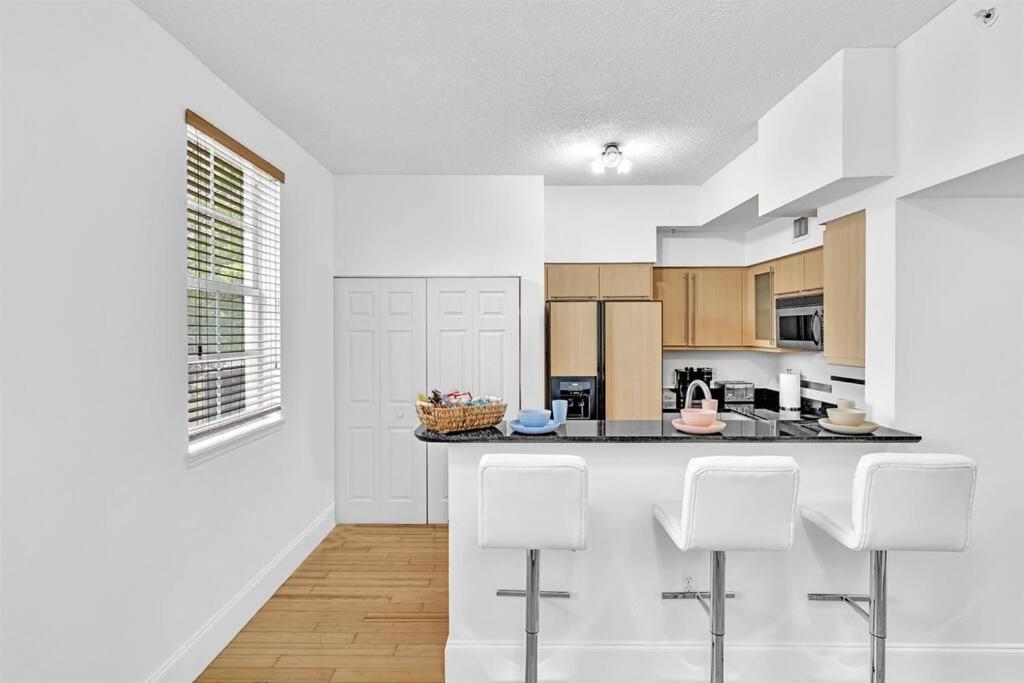 Gorgeous Townhouse Beach Access Amenities *