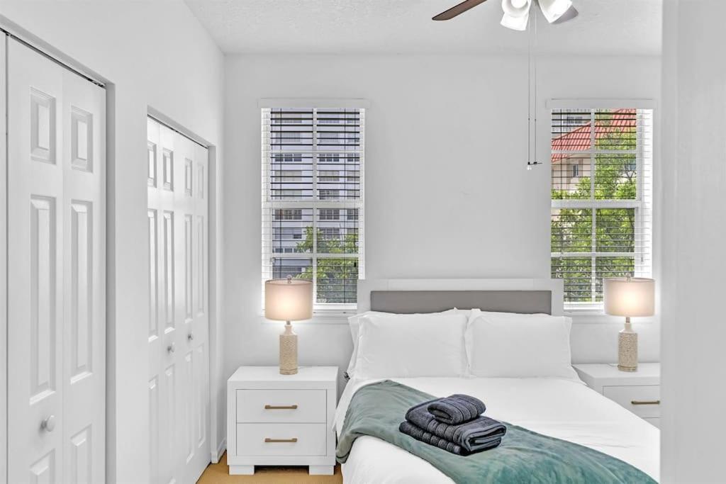 Gorgeous Townhouse Beach Access Amenities Apartment