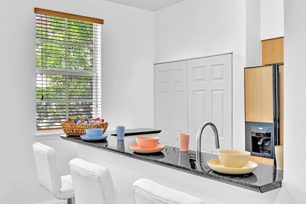 Gorgeous Townhouse Beach Access Amenities Apartment Hallandale Beach