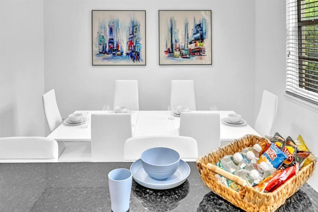 Gorgeous Townhouse Beach Access Amenities Apartment Hallandale Beach